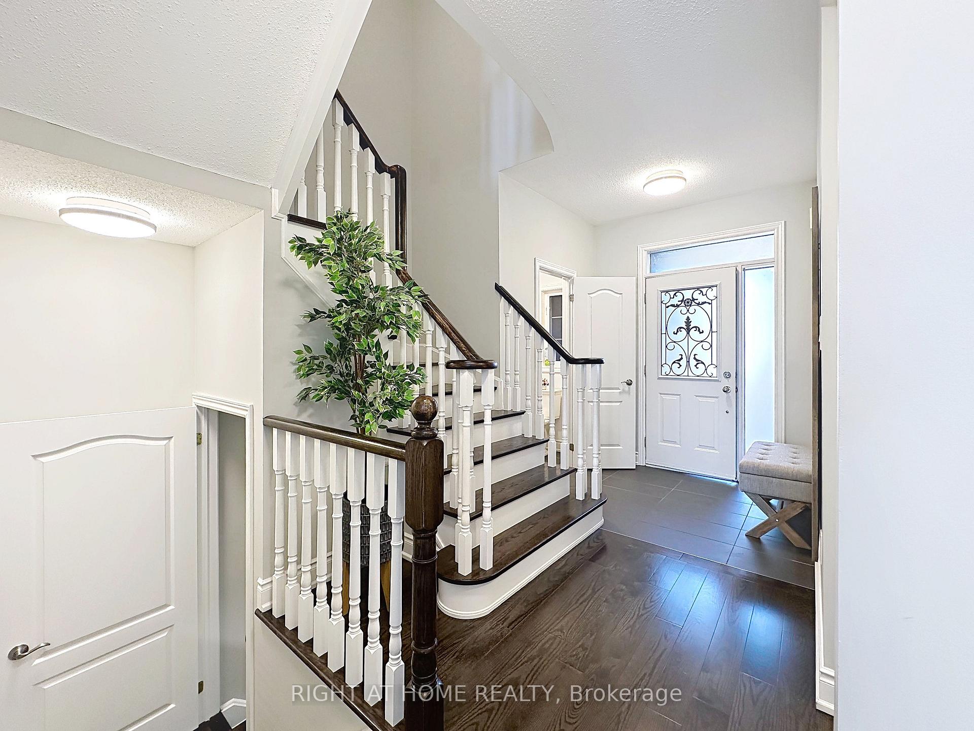 Photo 3 of 77 Gauguin Avenue, Vaughan, Patterson — HOMEH
