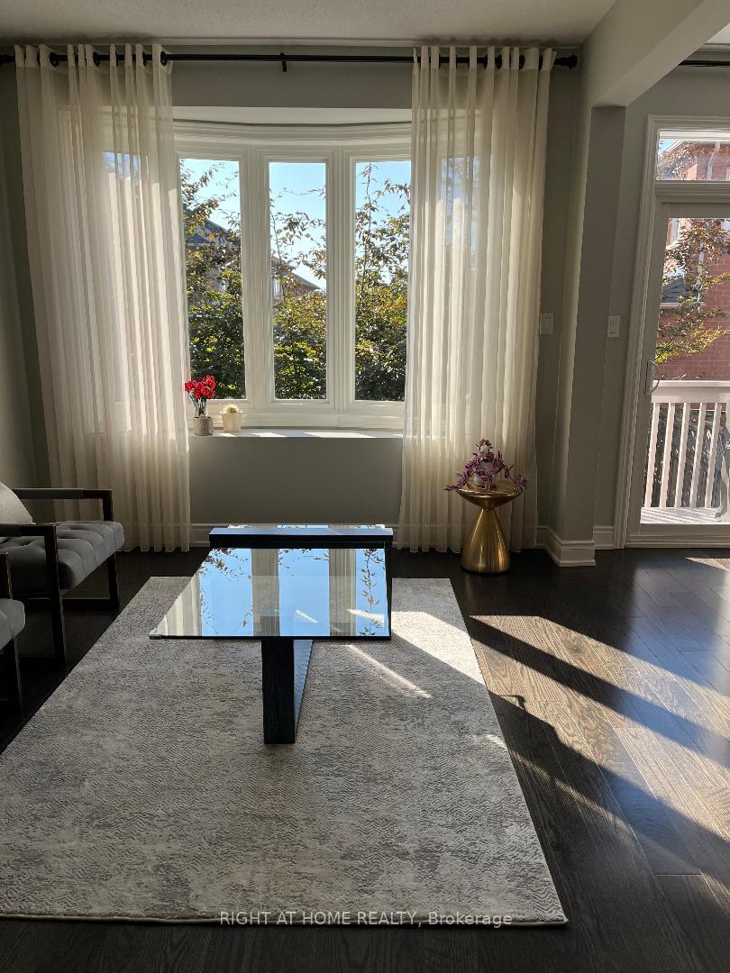 Photo 4 of 77 Gauguin Avenue, Vaughan, Patterson — HOMEH