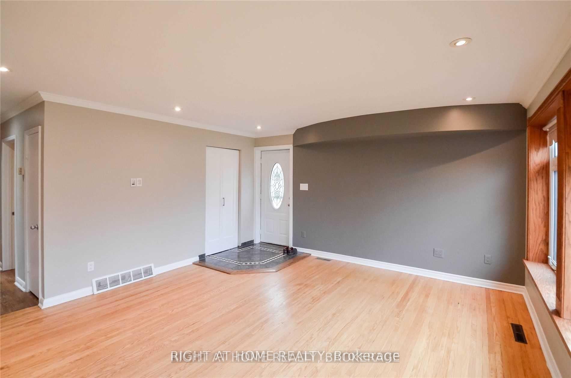 Photo 2 of 5 Hiley Avenue, Ajax, Central West — HOMEH