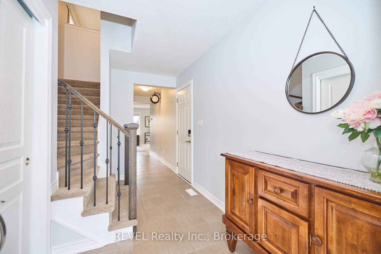 Photo 3 of 91 Roselawn Crescent, Welland, Coyle Creek — HOMEH