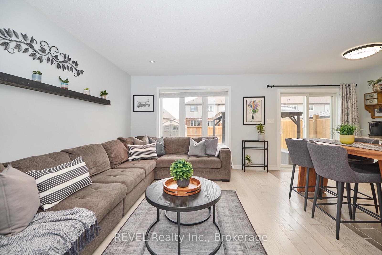 Photo 4 of 91 Roselawn Crescent, Welland, Coyle Creek — HOMEH