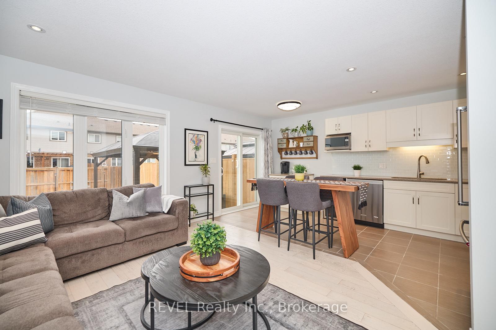 Photo 6 of 91 Roselawn Crescent, Welland, Coyle Creek — HOMEH