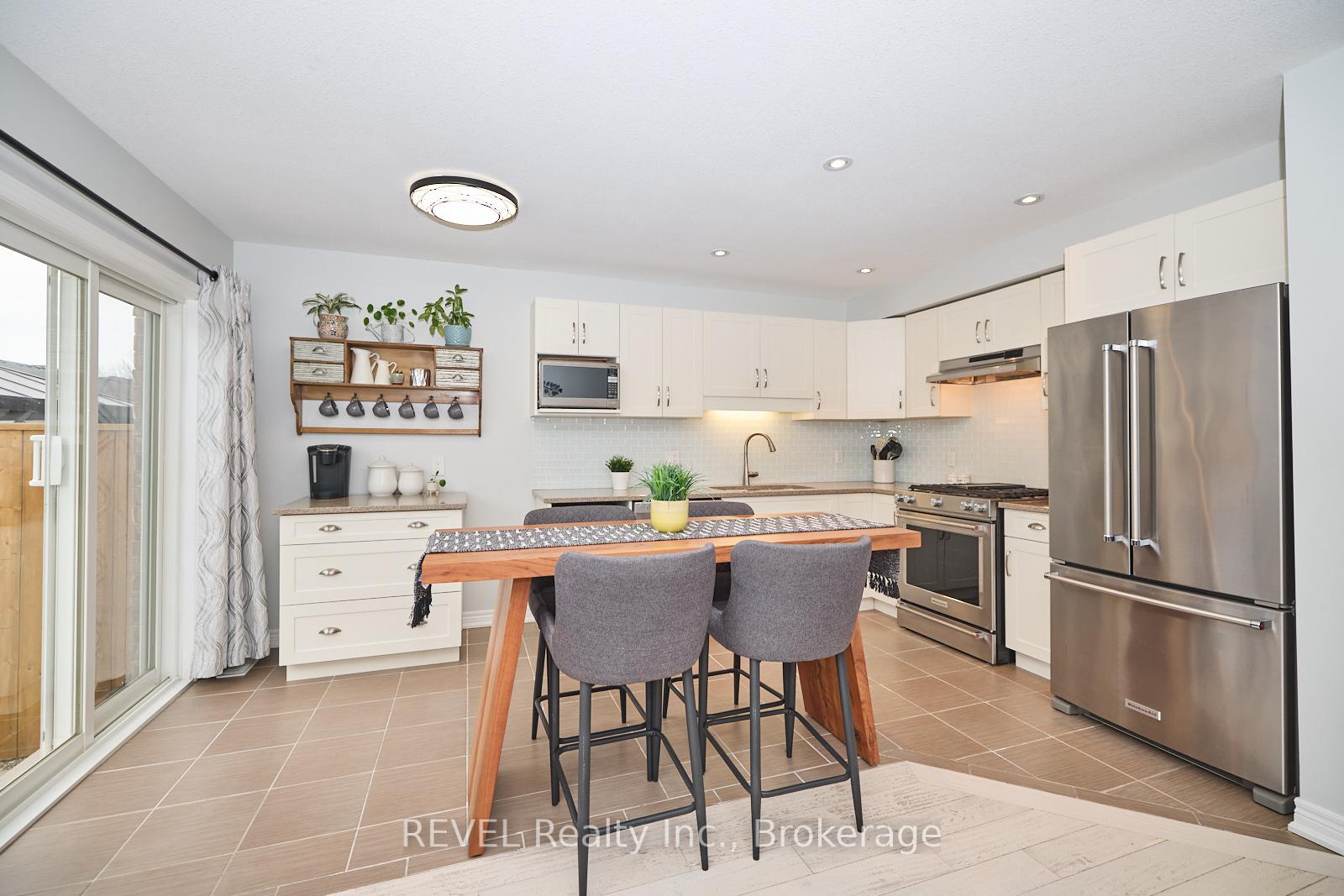 Photo 7 of 91 Roselawn Crescent, Welland, Coyle Creek — HOMEH