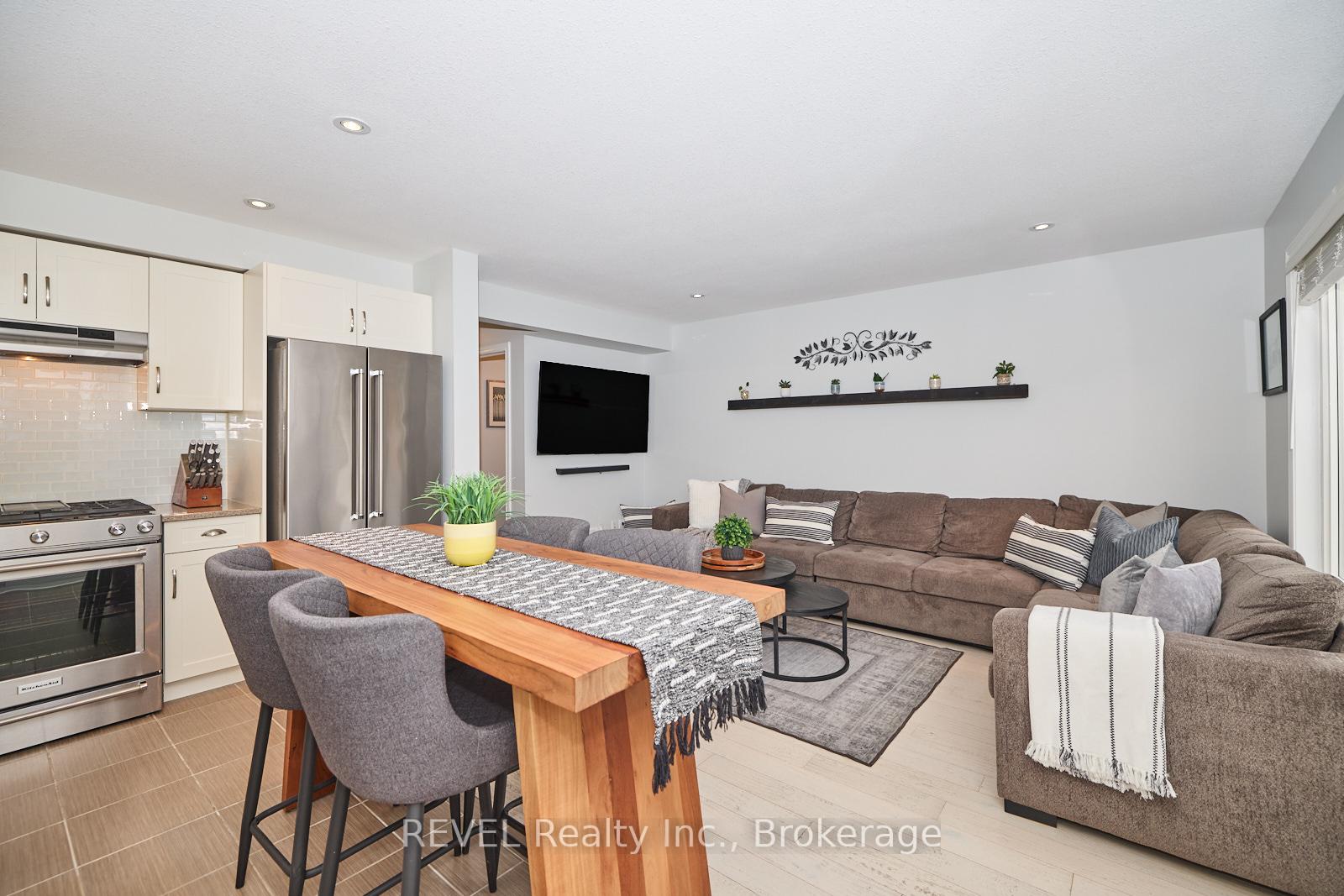 Photo 10 of 91 Roselawn Crescent, Welland, Coyle Creek — HOMEH
