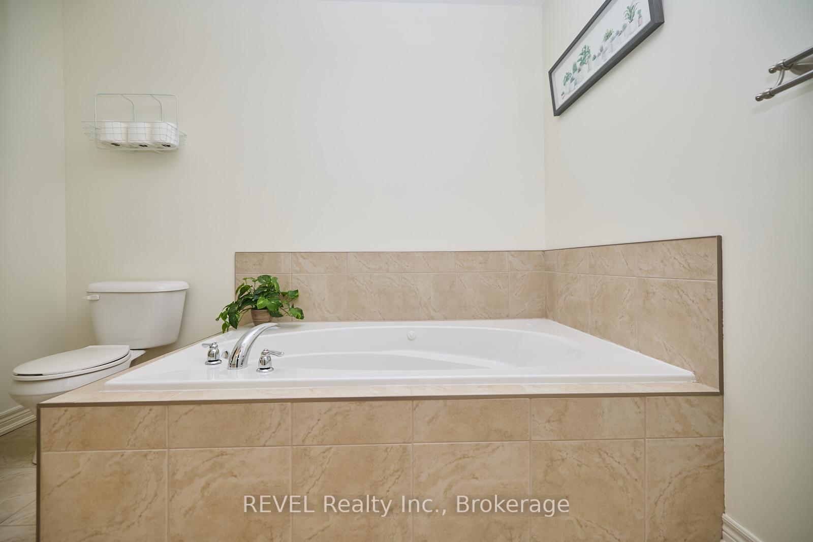 Photo 19 of 91 Roselawn Crescent, Welland, Coyle Creek — HOMEH