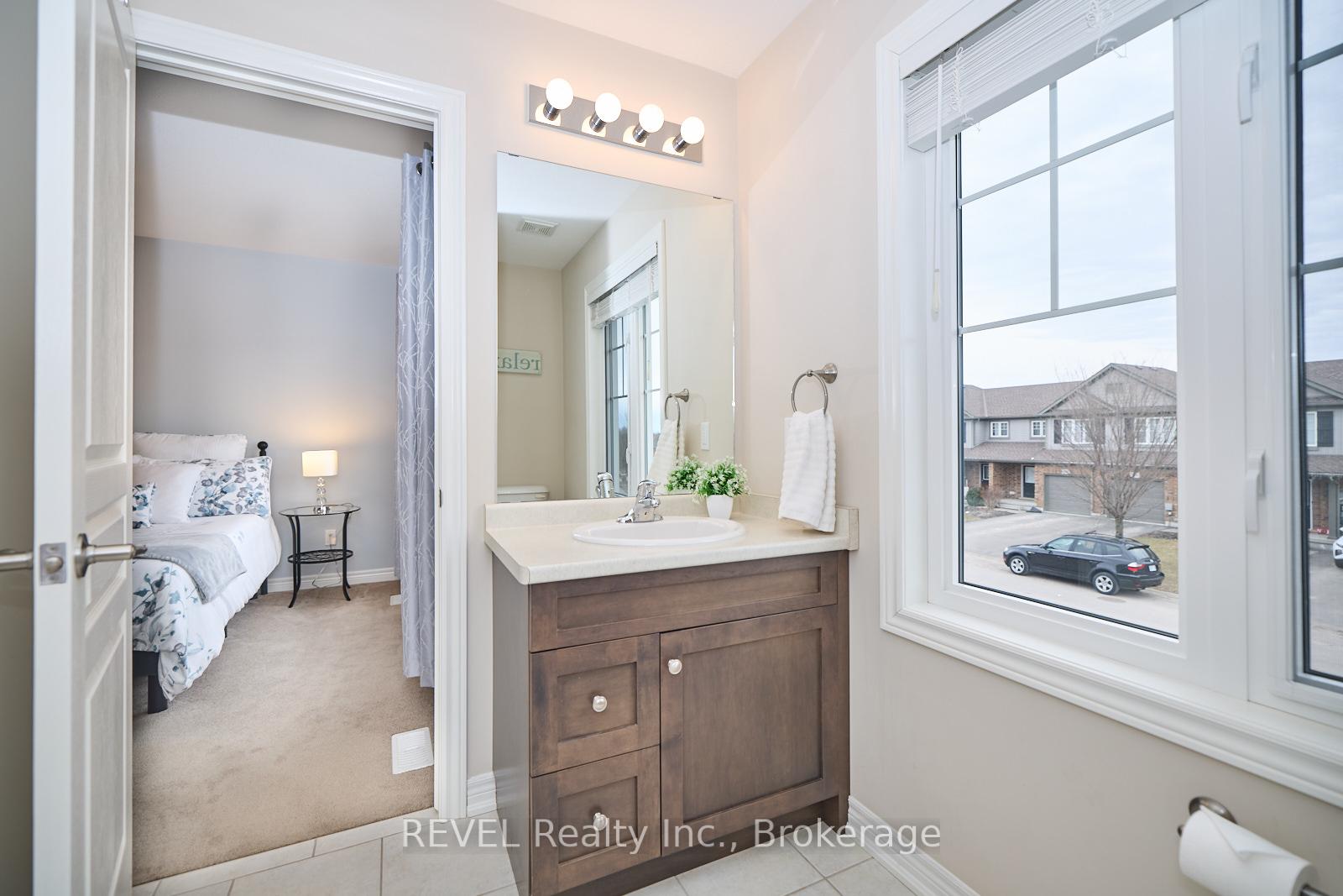 Photo 26 of 91 Roselawn Crescent, Welland, Coyle Creek — HOMEH