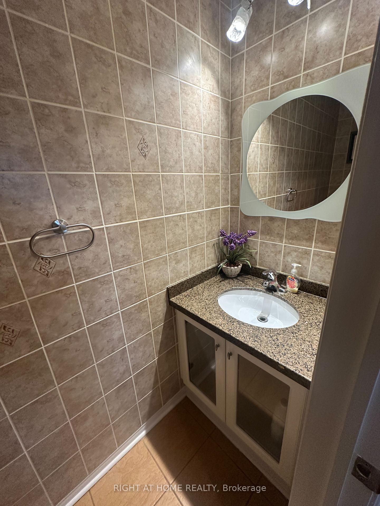 Photo 2 of 103 Forest Run Boulevard, Vaughan, Patterson — HOMEH