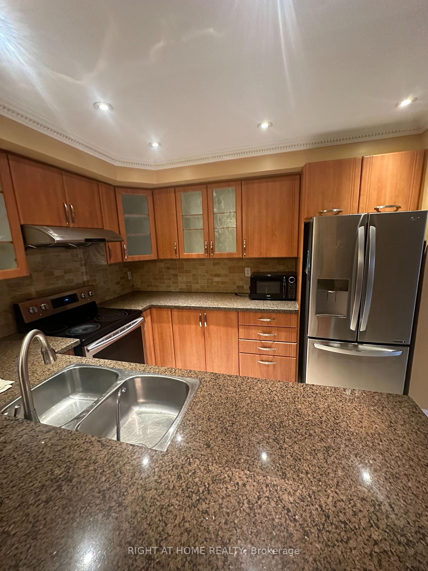 Photo 7 of 103 Forest Run Boulevard, Vaughan, Patterson — HOMEH