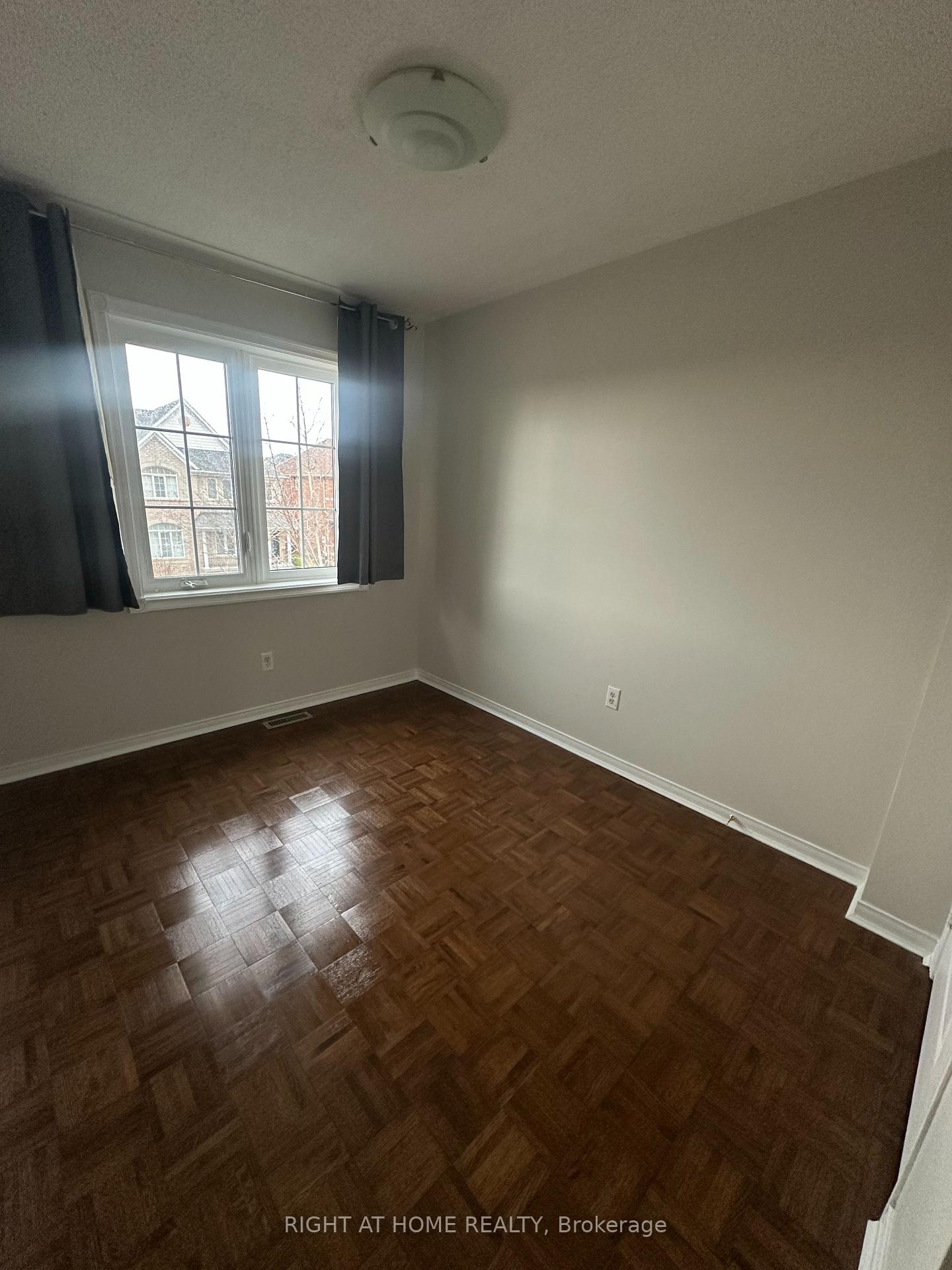 Photo 10 of 103 Forest Run Boulevard, Vaughan, Patterson — HOMEH