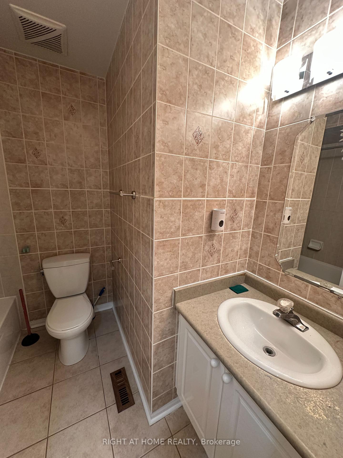 Photo 11 of 103 Forest Run Boulevard, Vaughan, Patterson — HOMEH