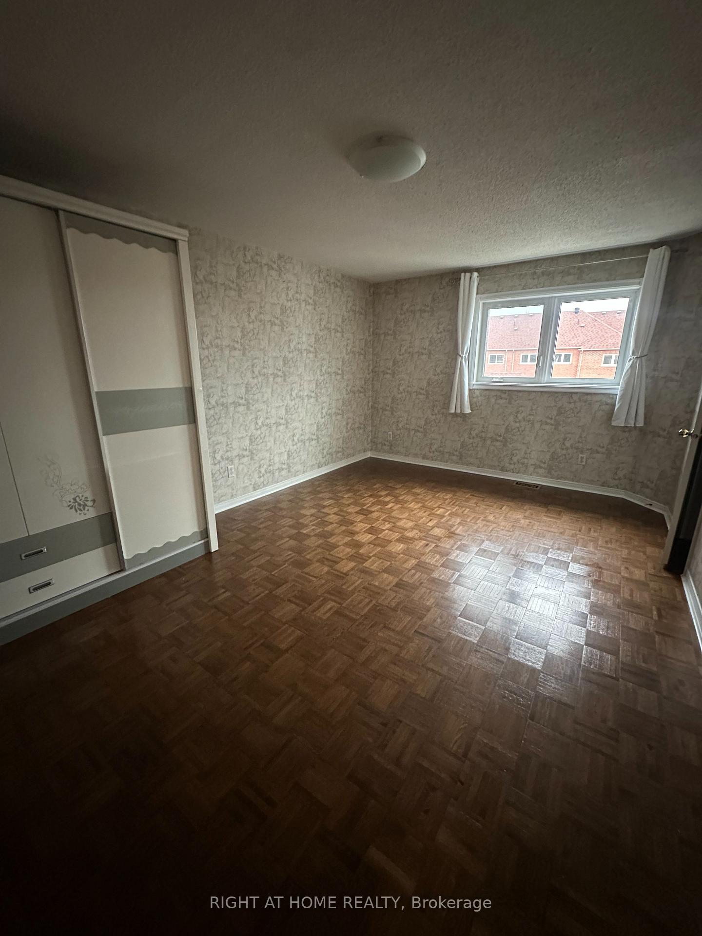 Photo 12 of 103 Forest Run Boulevard, Vaughan, Patterson — HOMEH