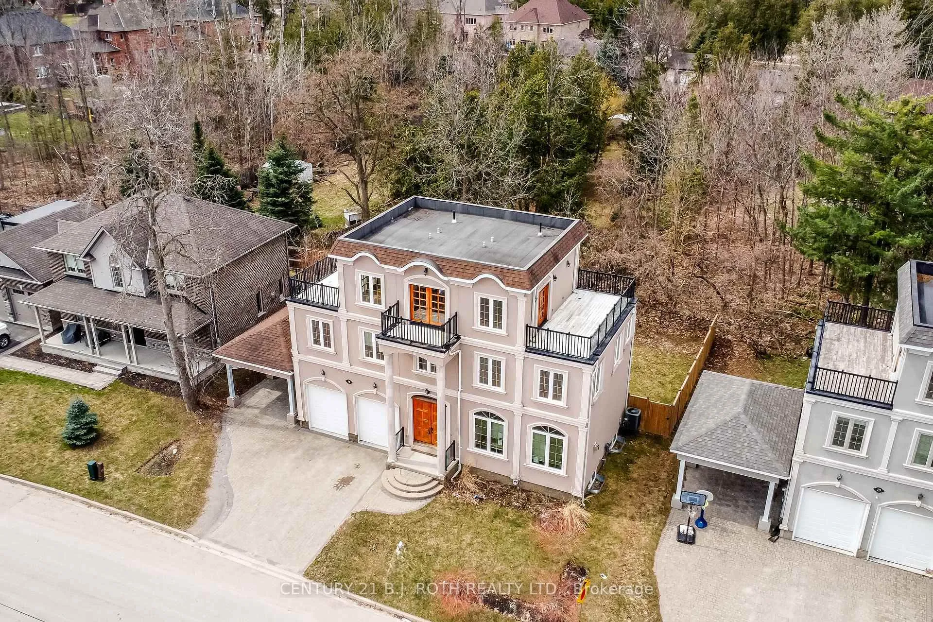 Photo 2 of 16 Gray Lane, Barrie, South Shore — HOMEH
