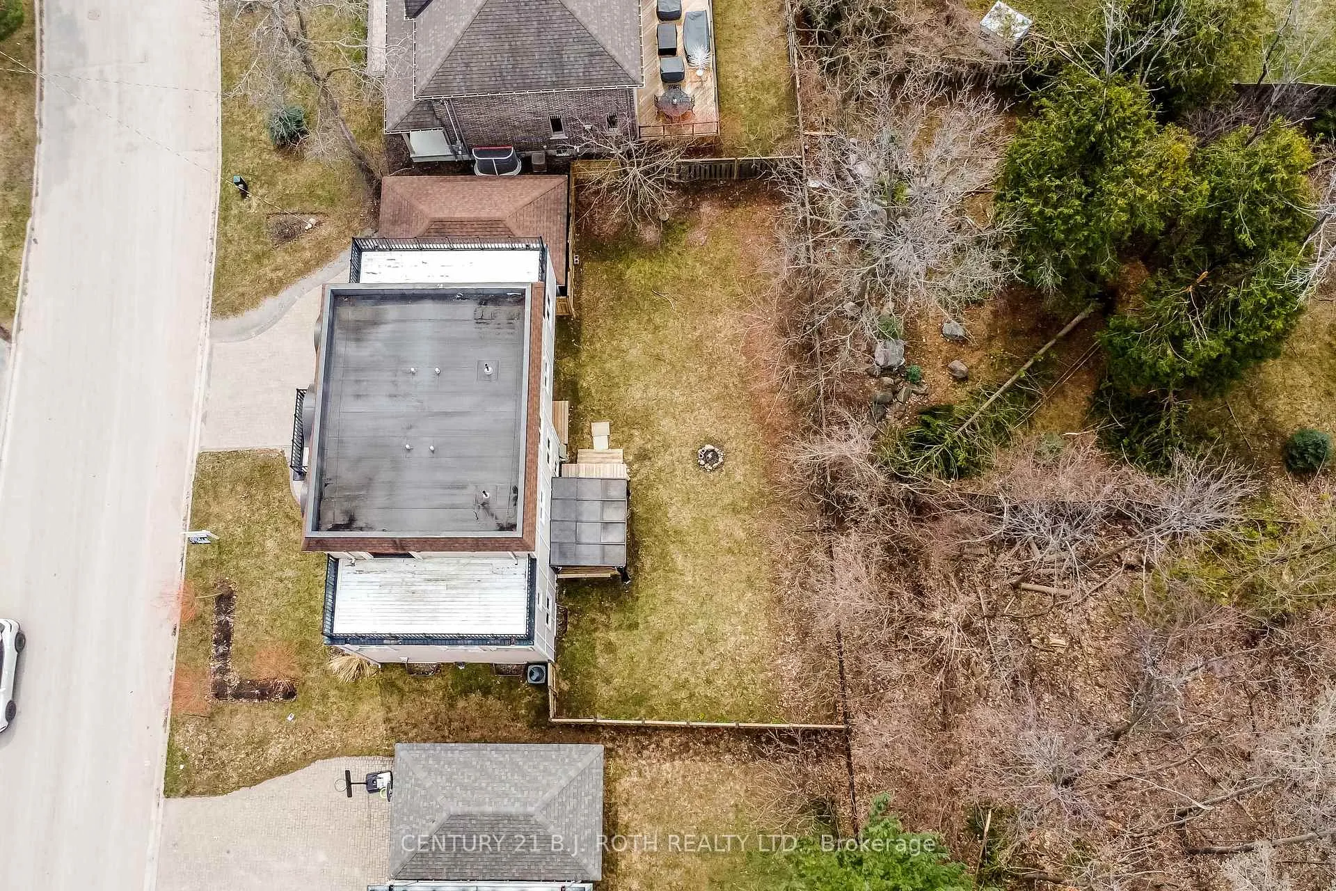 Photo 3 of 16 Gray Lane, Barrie, South Shore — HOMEH