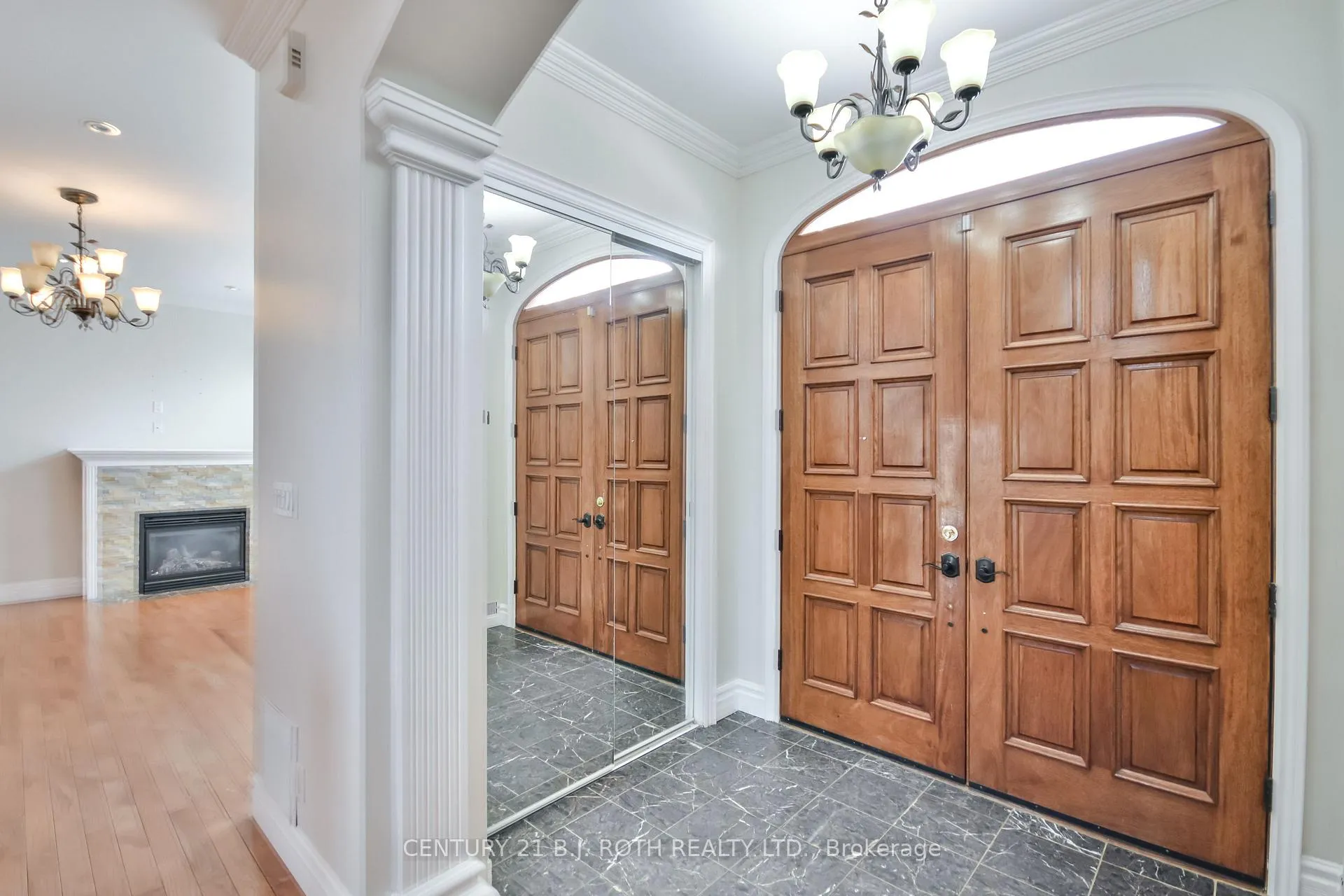 Photo 11 of 16 Gray Lane, Barrie, South Shore — HOMEH