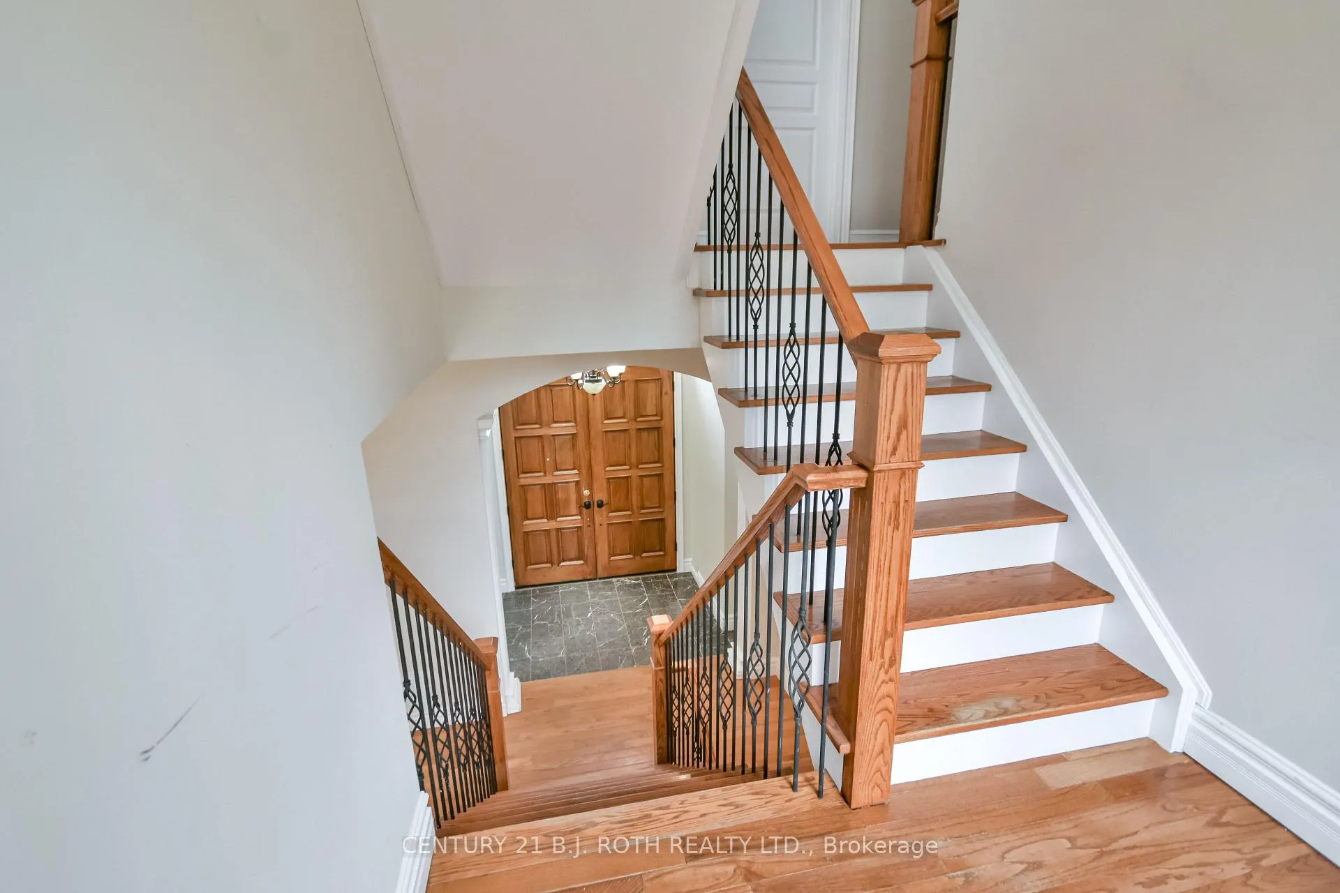 Photo 21 of 16 Gray Lane, Barrie, South Shore — HOMEH