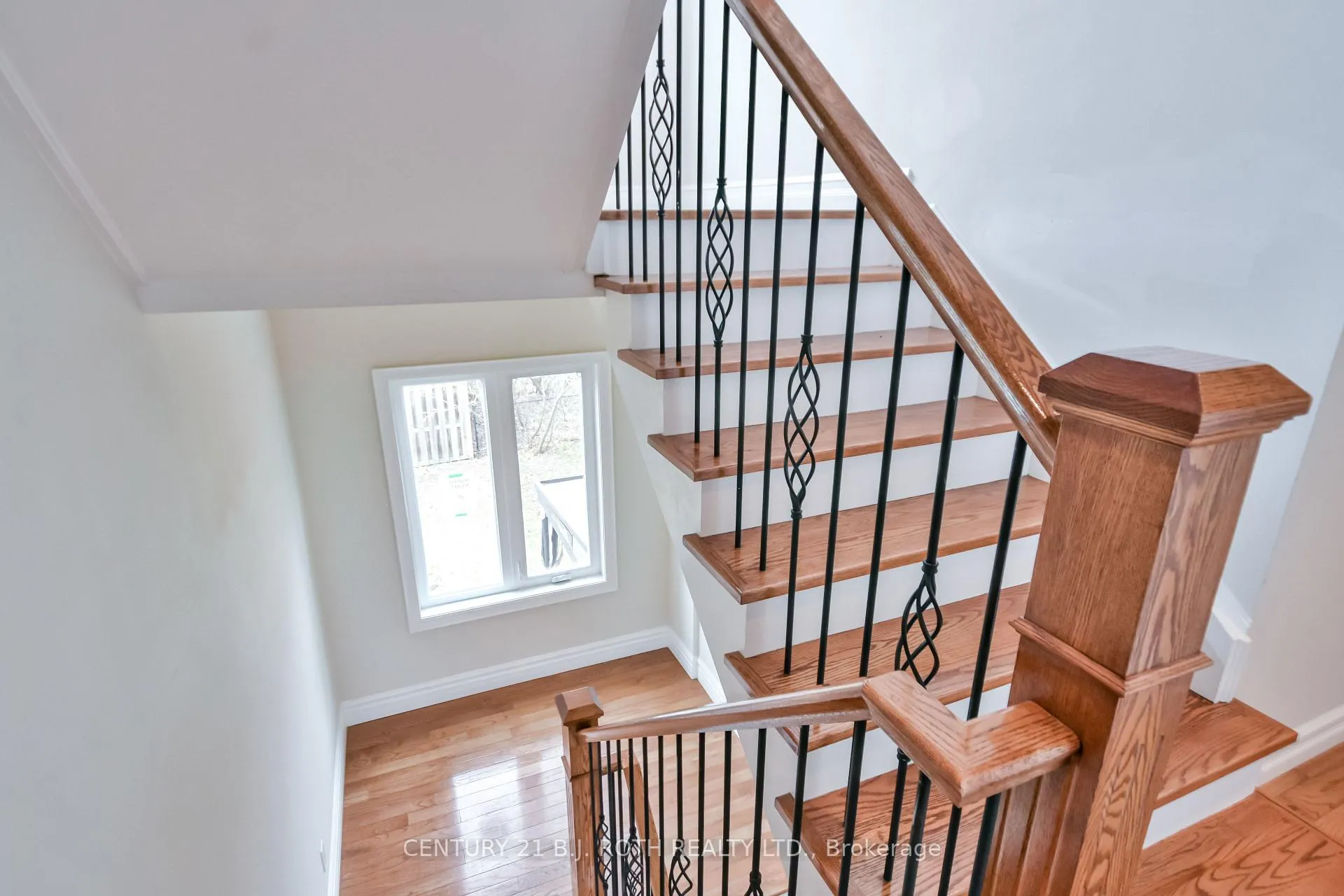 Photo 22 of 16 Gray Lane, Barrie, South Shore — HOMEH