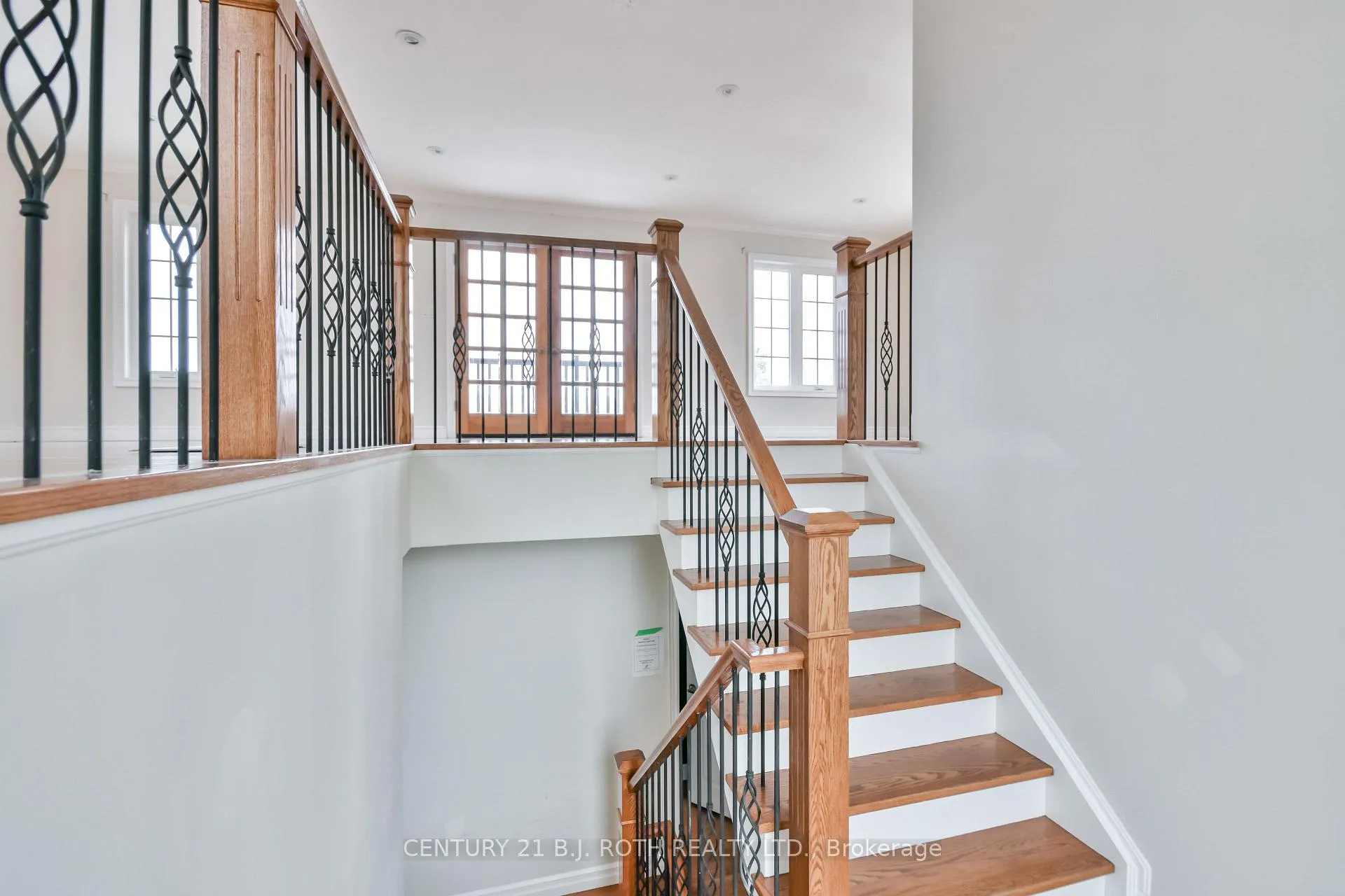 Photo 32 of 16 Gray Lane, Barrie, South Shore — HOMEH