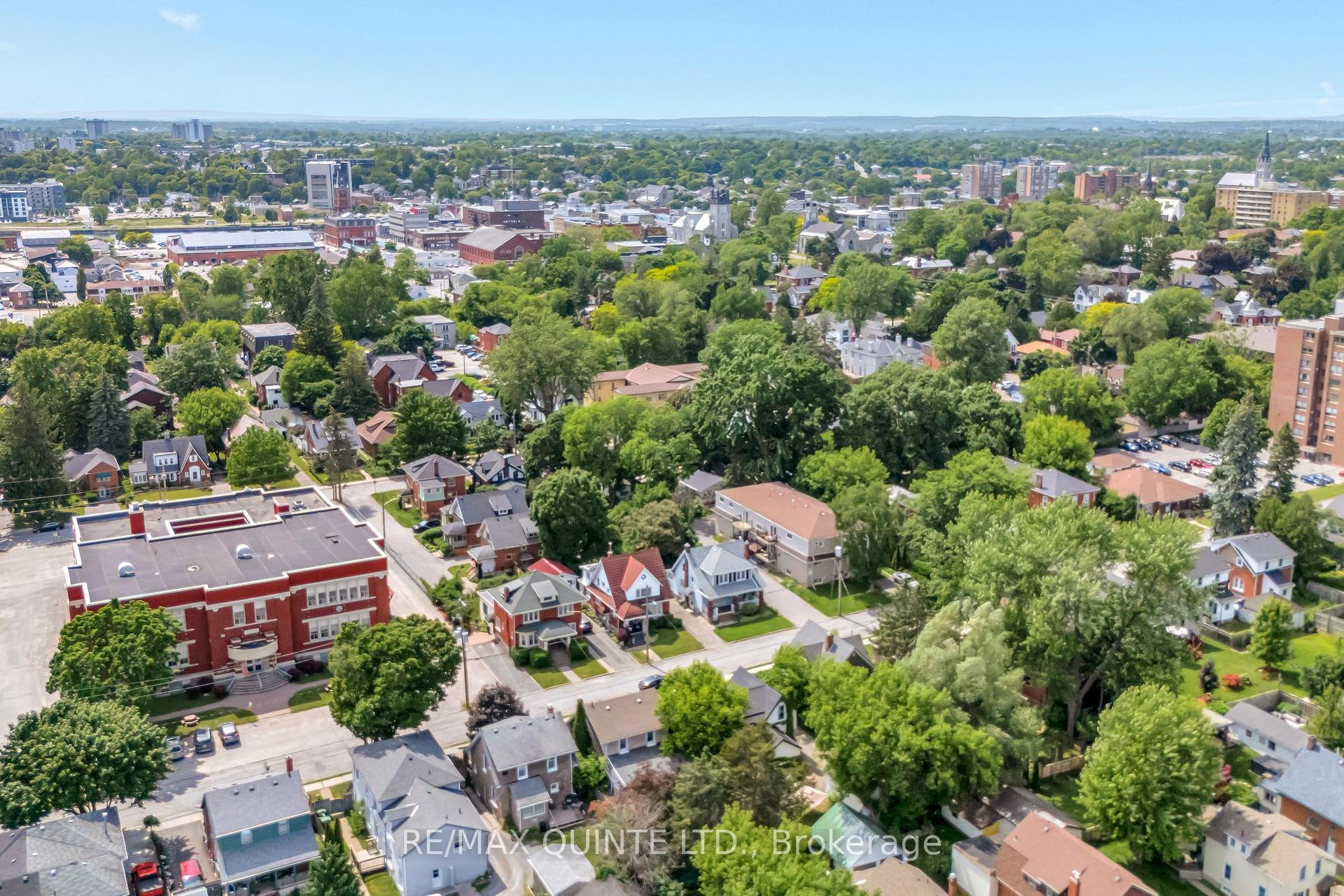 Photo 2 of 164 Ann Street, Belleville — HOMEH