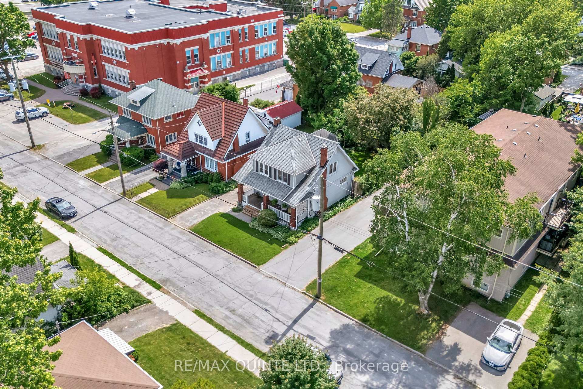 Photo 5 of 164 Ann Street, Belleville — HOMEH