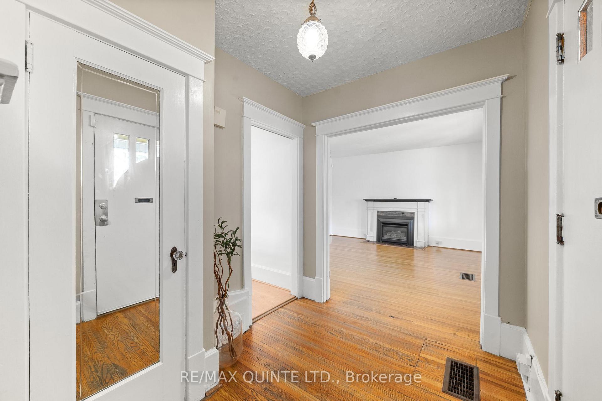 Photo 9 of 164 Ann Street, Belleville — HOMEH