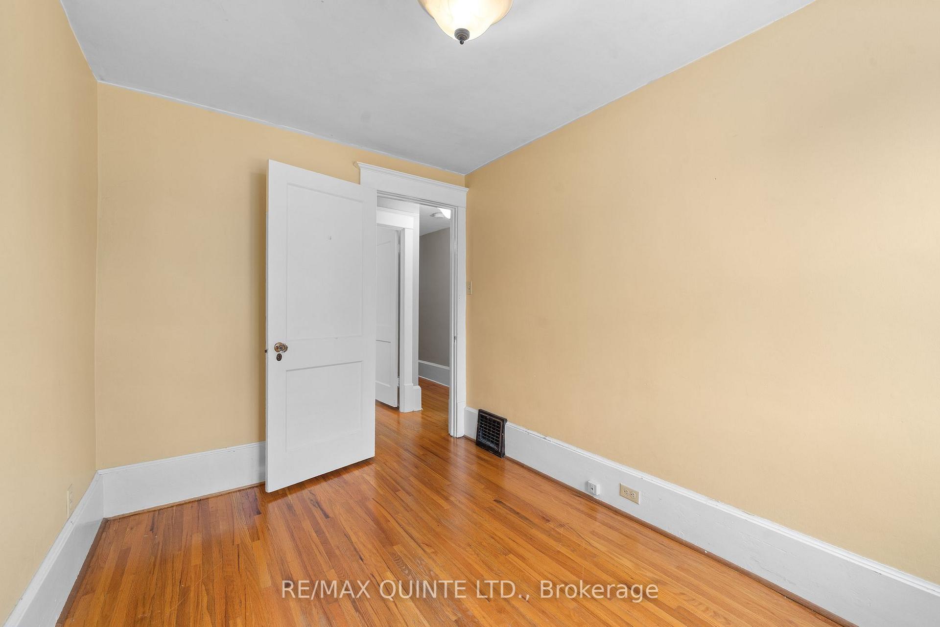 Photo 21 of 164 Ann Street, Belleville — HOMEH