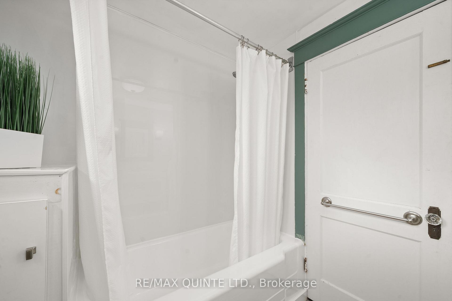 Photo 31 of 164 Ann Street, Belleville — HOMEH