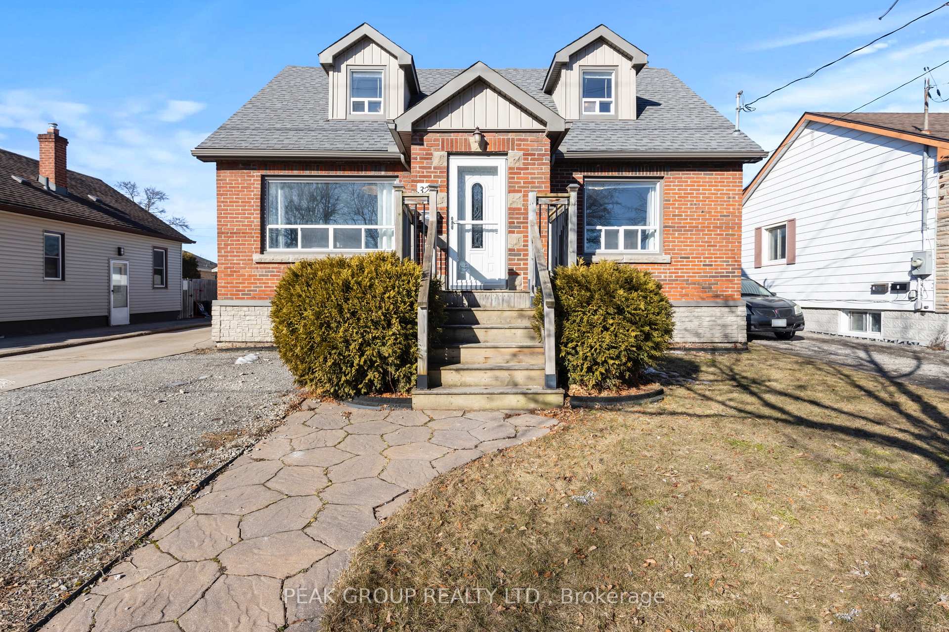 Photo 3 of 329 Scholfield Avenue S, Welland, Lincoln/Crowland — HOMEH