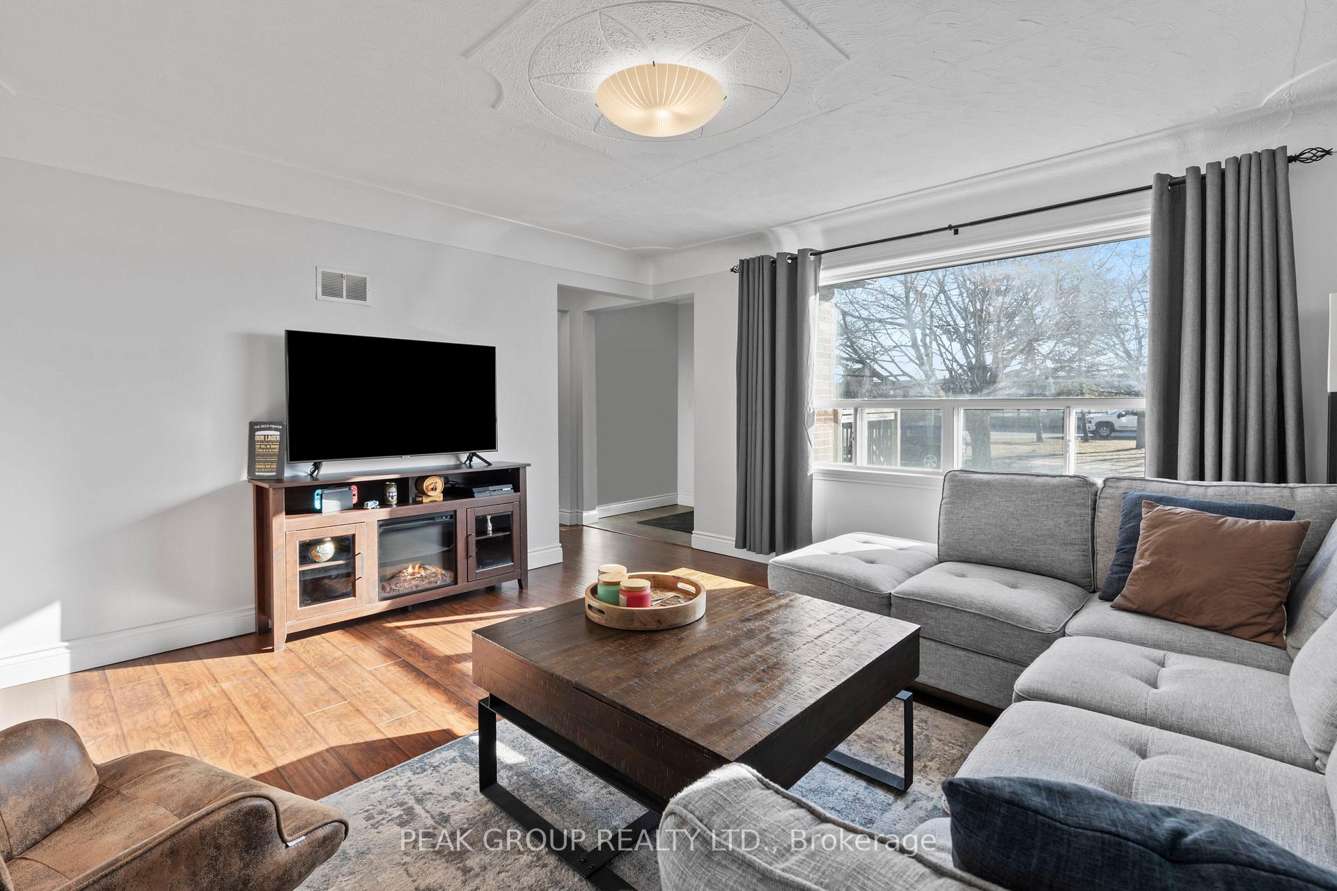 Photo 7 of 329 Scholfield Avenue S, Welland, Lincoln/Crowland — HOMEH