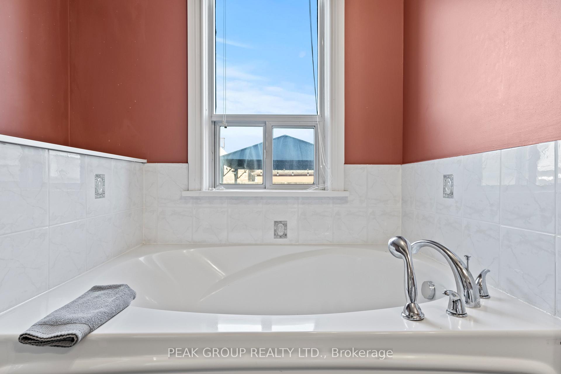 Photo 19 of 329 Scholfield Avenue S, Welland, Lincoln/Crowland — HOMEH