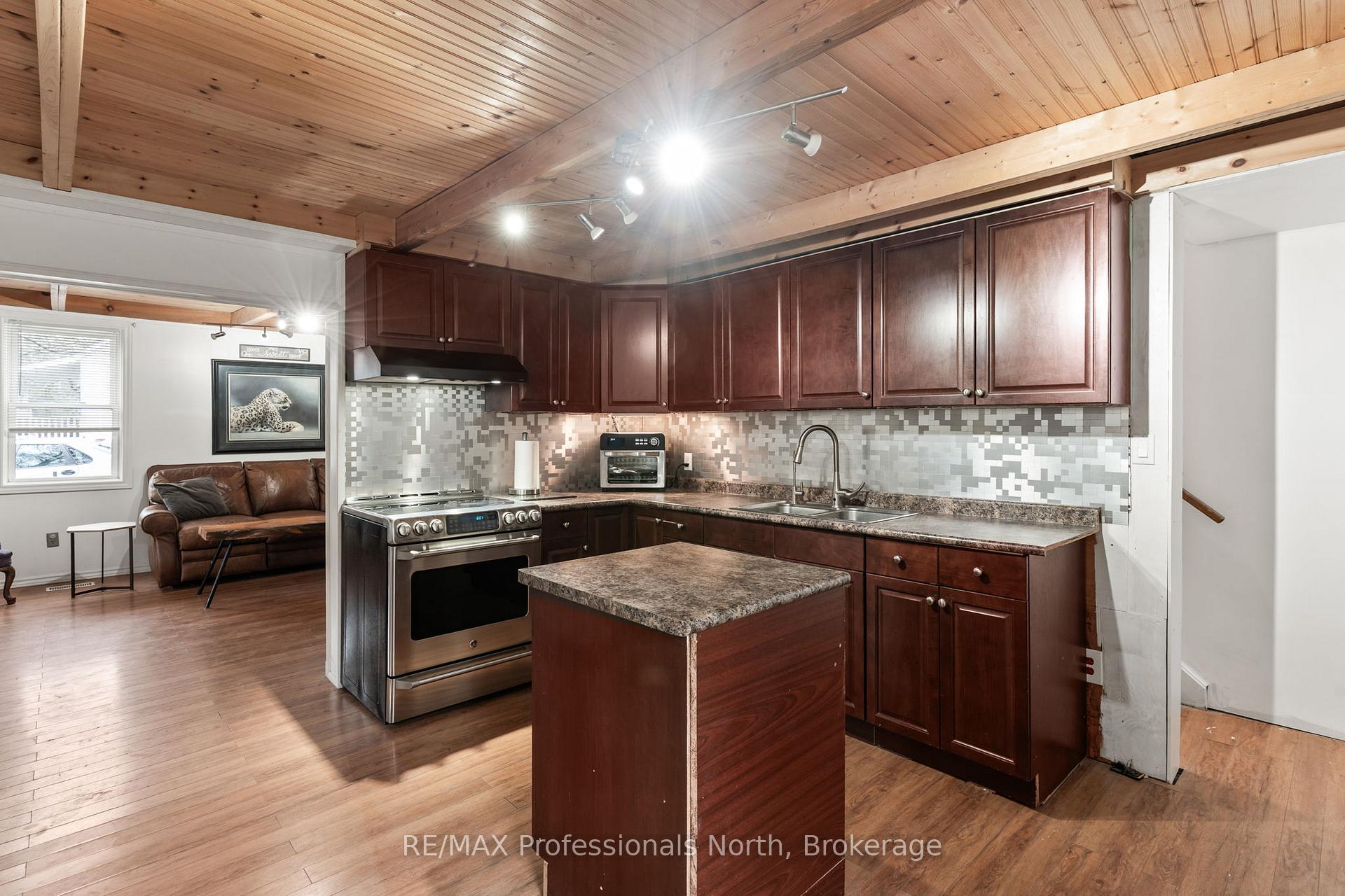 Photo 13 of 66 Faraday Street, Bancroft, Bancroft Ward — HOMEH