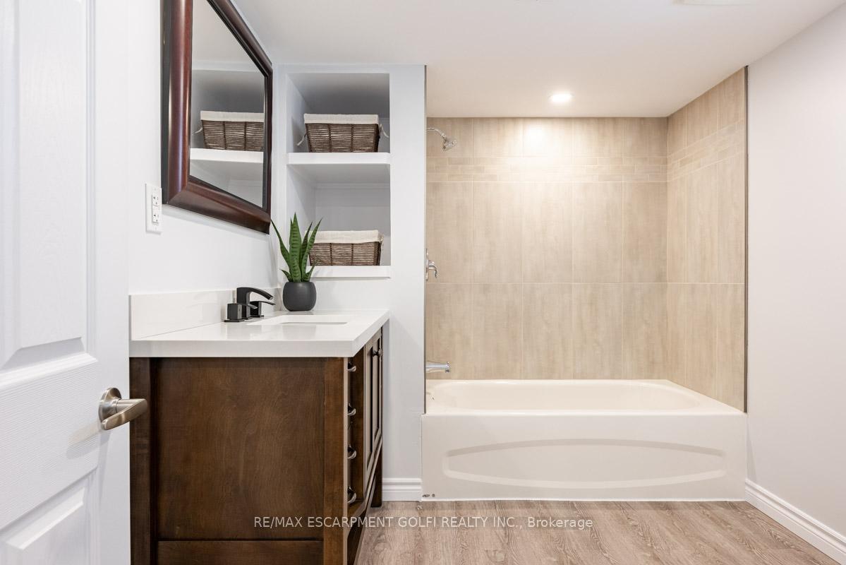 Photo 7 of Unit Lower, 169 Wallace Avenue S, Welland, Lincoln/Crowland — HOMEH
