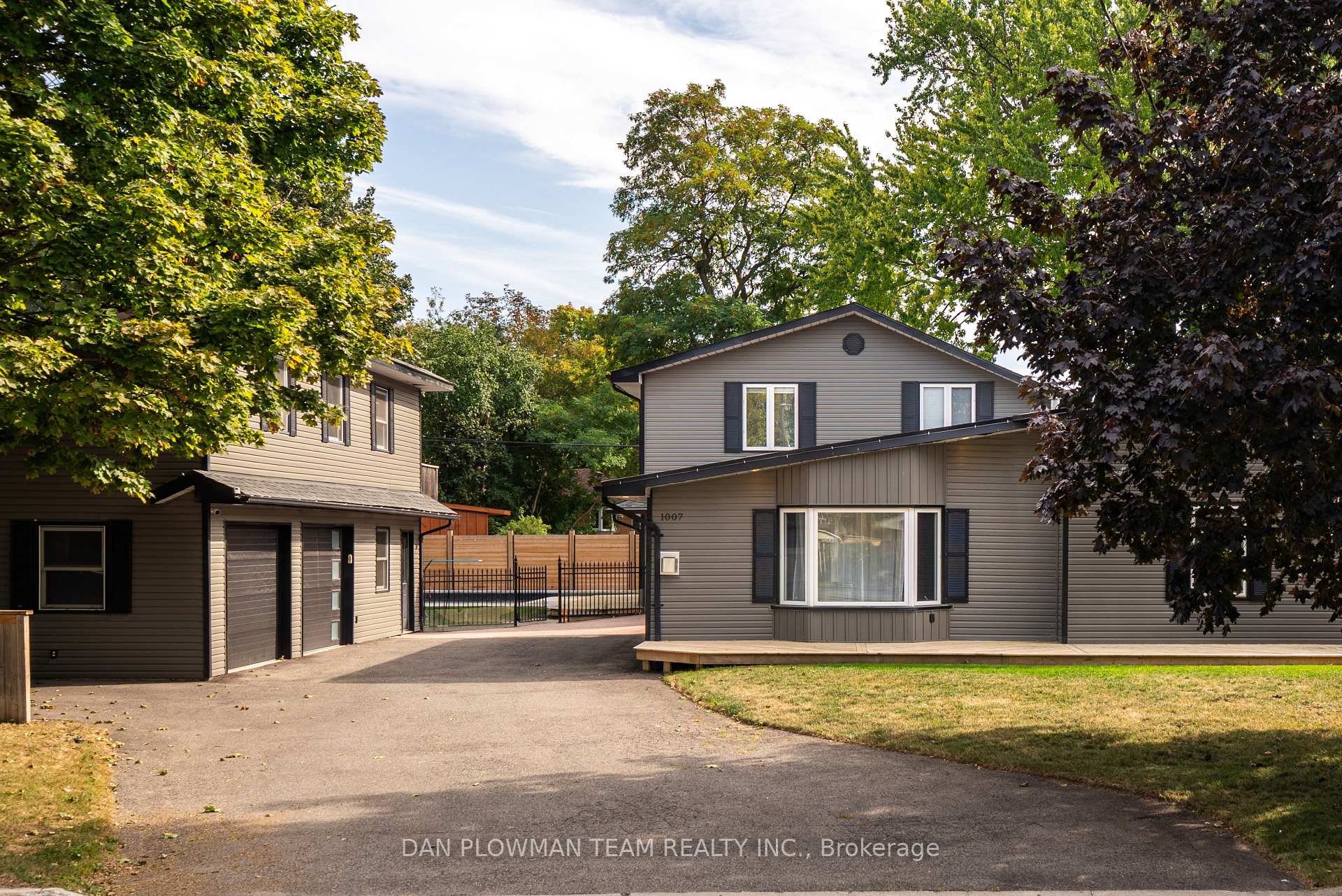 Photo 3 of 1007 Dunlop Street E, Whitby, Downtown Whitby — HOMEH