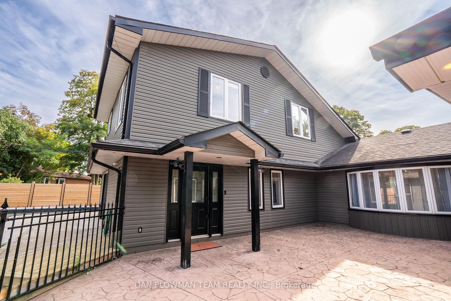 Photo 5 of 1007 Dunlop Street E, Whitby, Downtown Whitby — HOMEH