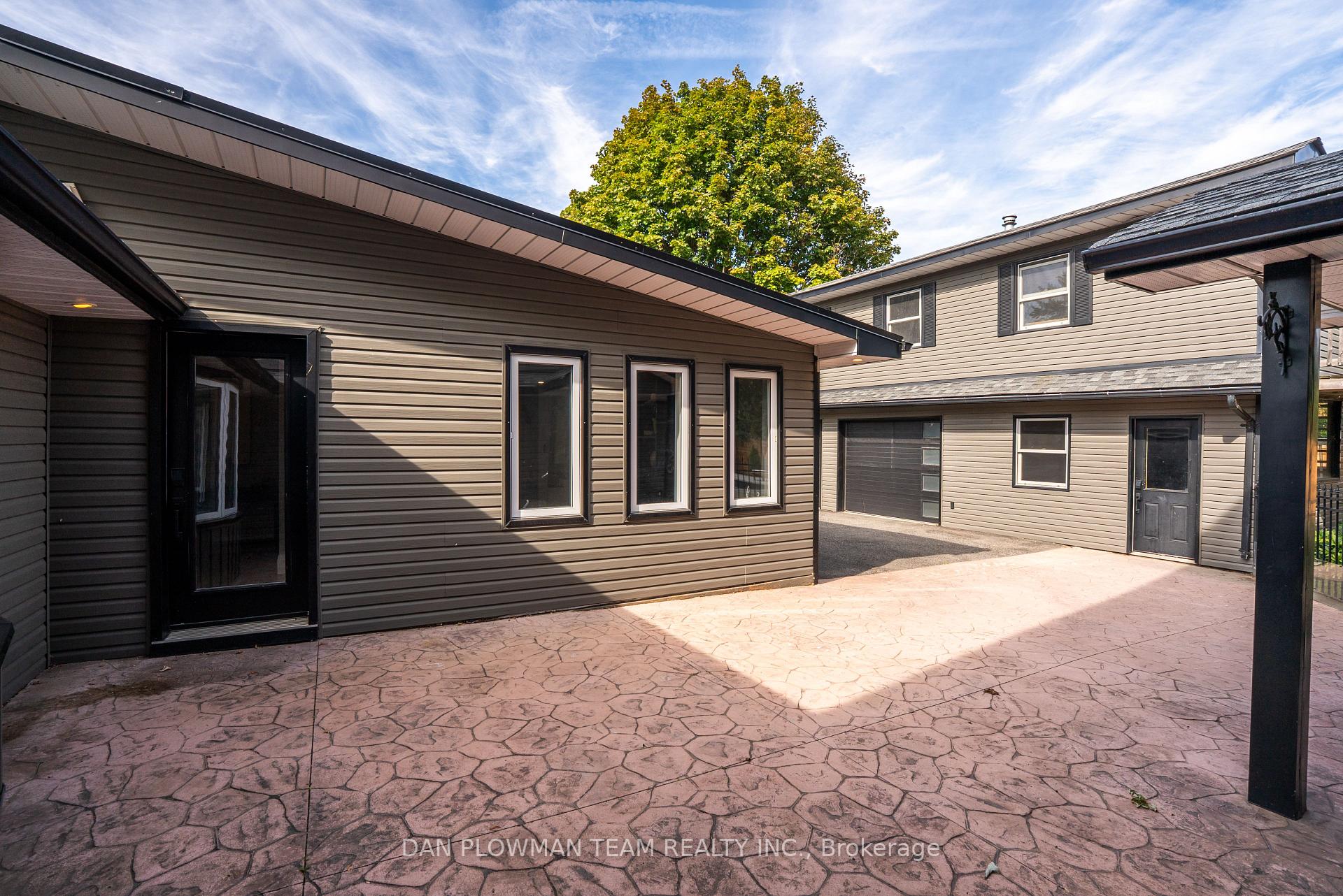 Photo 6 of 1007 Dunlop Street E, Whitby, Downtown Whitby — HOMEH
