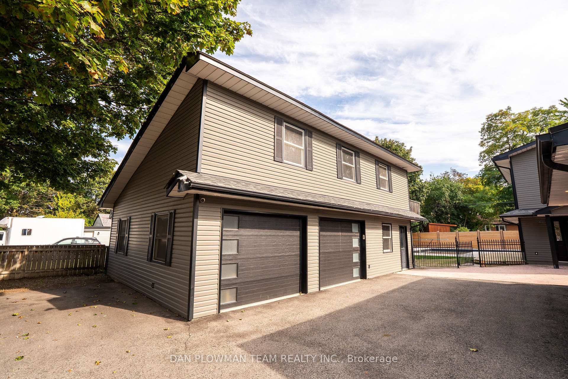 Photo 7 of 1007 Dunlop Street E, Whitby, Downtown Whitby — HOMEH