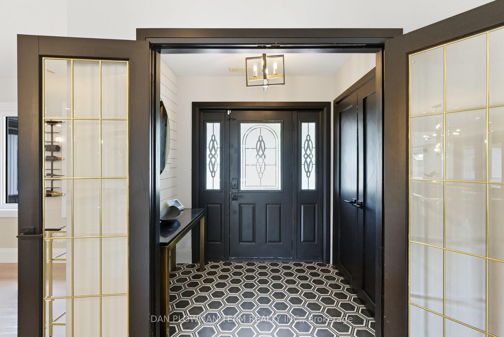 Photo 8 of 1007 Dunlop Street E, Whitby, Downtown Whitby — HOMEH
