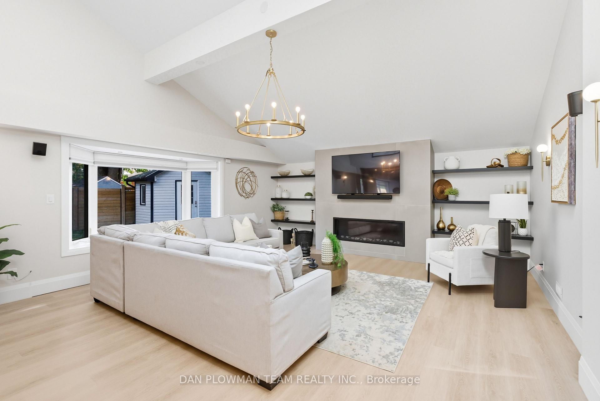 Photo 12 of 1007 Dunlop Street E, Whitby, Downtown Whitby — HOMEH