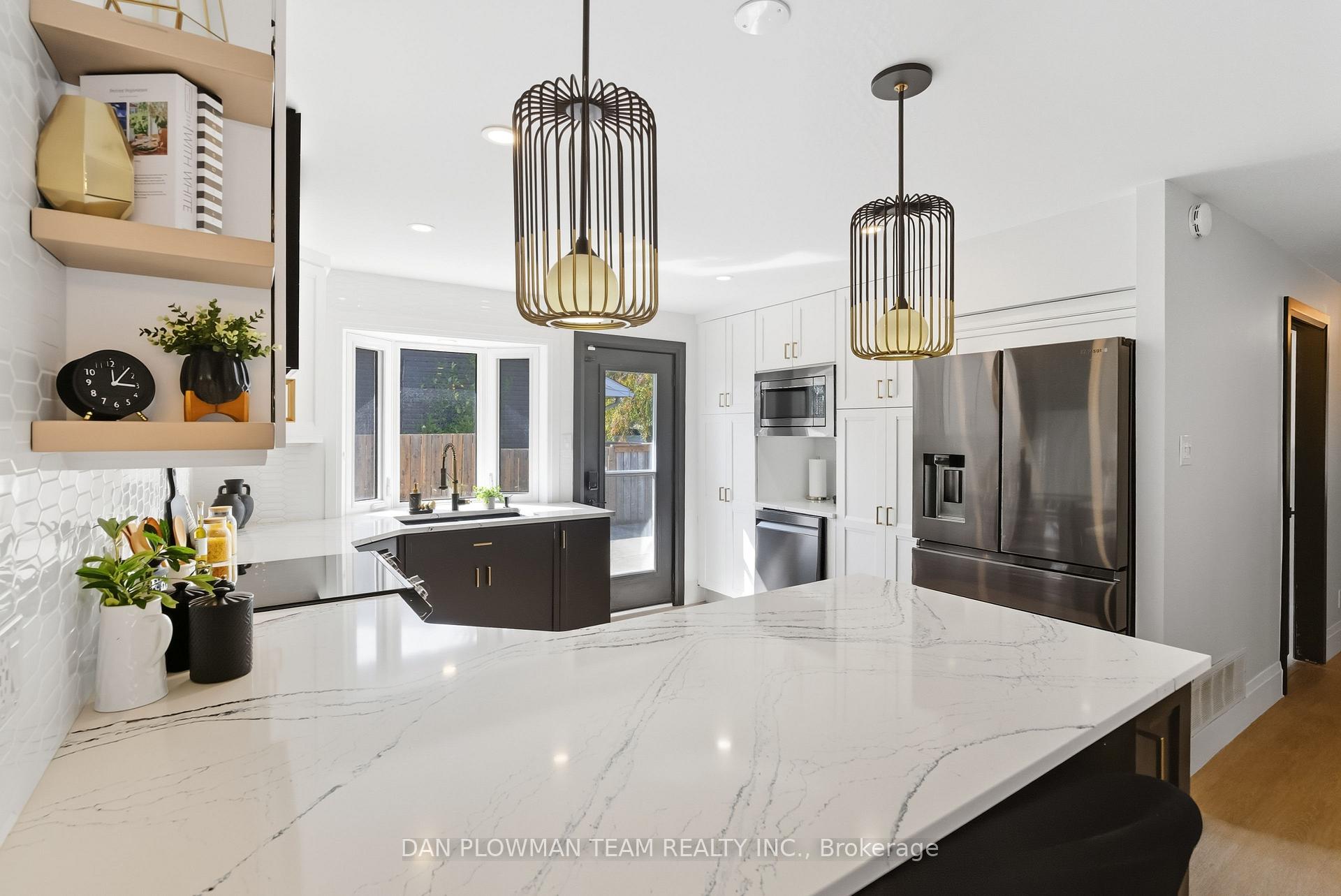 Photo 15 of 1007 Dunlop Street E, Whitby, Downtown Whitby — HOMEH