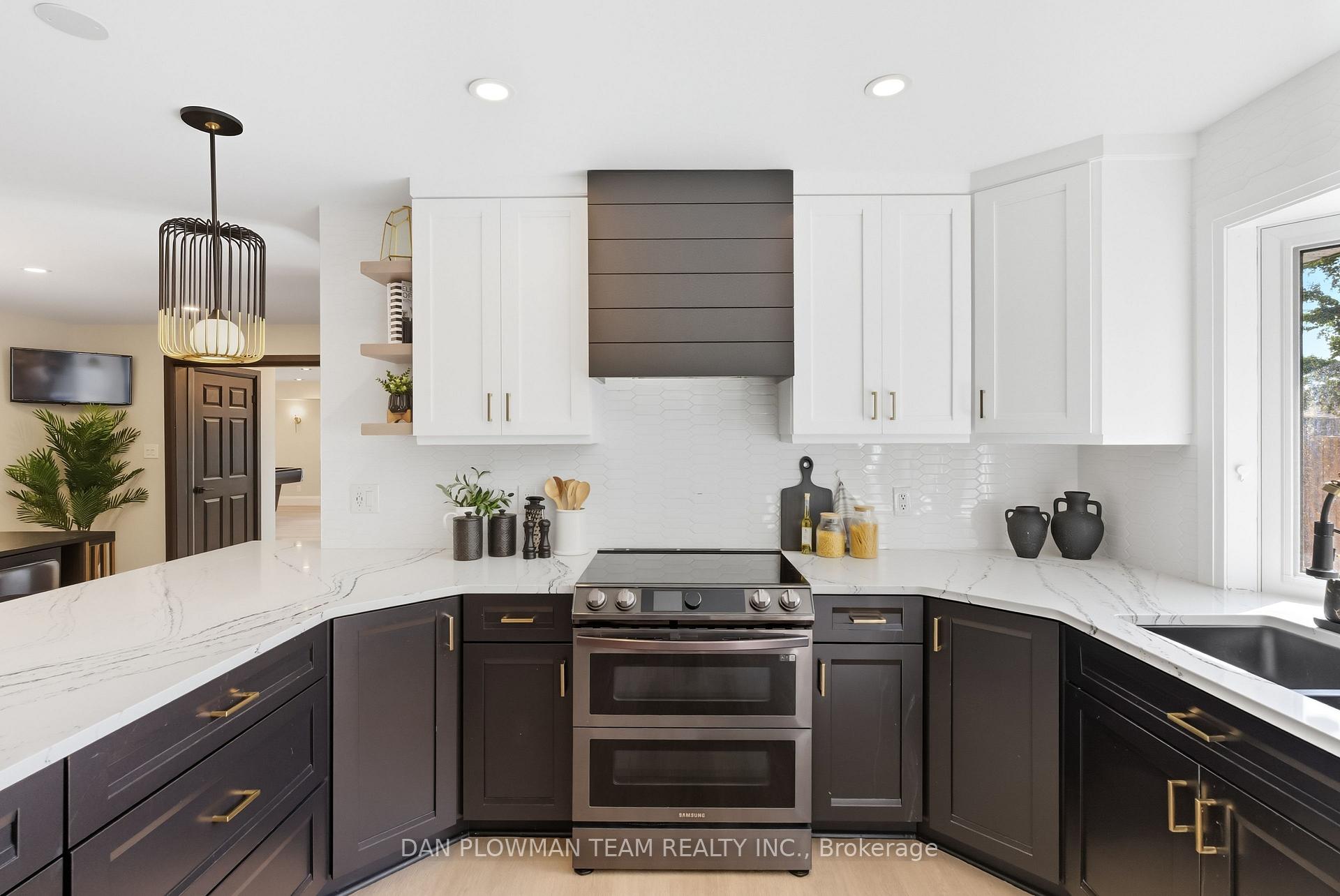 Photo 16 of 1007 Dunlop Street E, Whitby, Downtown Whitby — HOMEH
