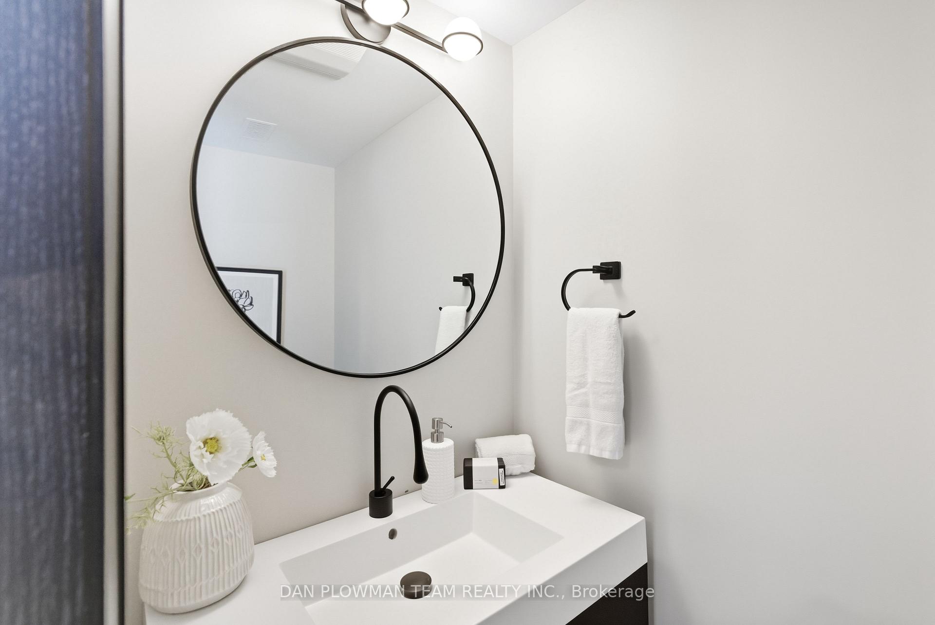 Photo 23 of 1007 Dunlop Street E, Whitby, Downtown Whitby — HOMEH