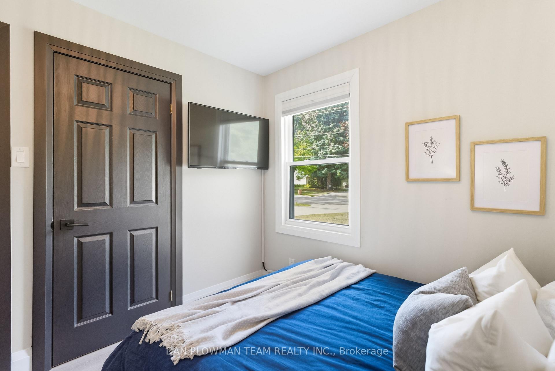 Photo 32 of 1007 Dunlop Street E, Whitby, Downtown Whitby — HOMEH