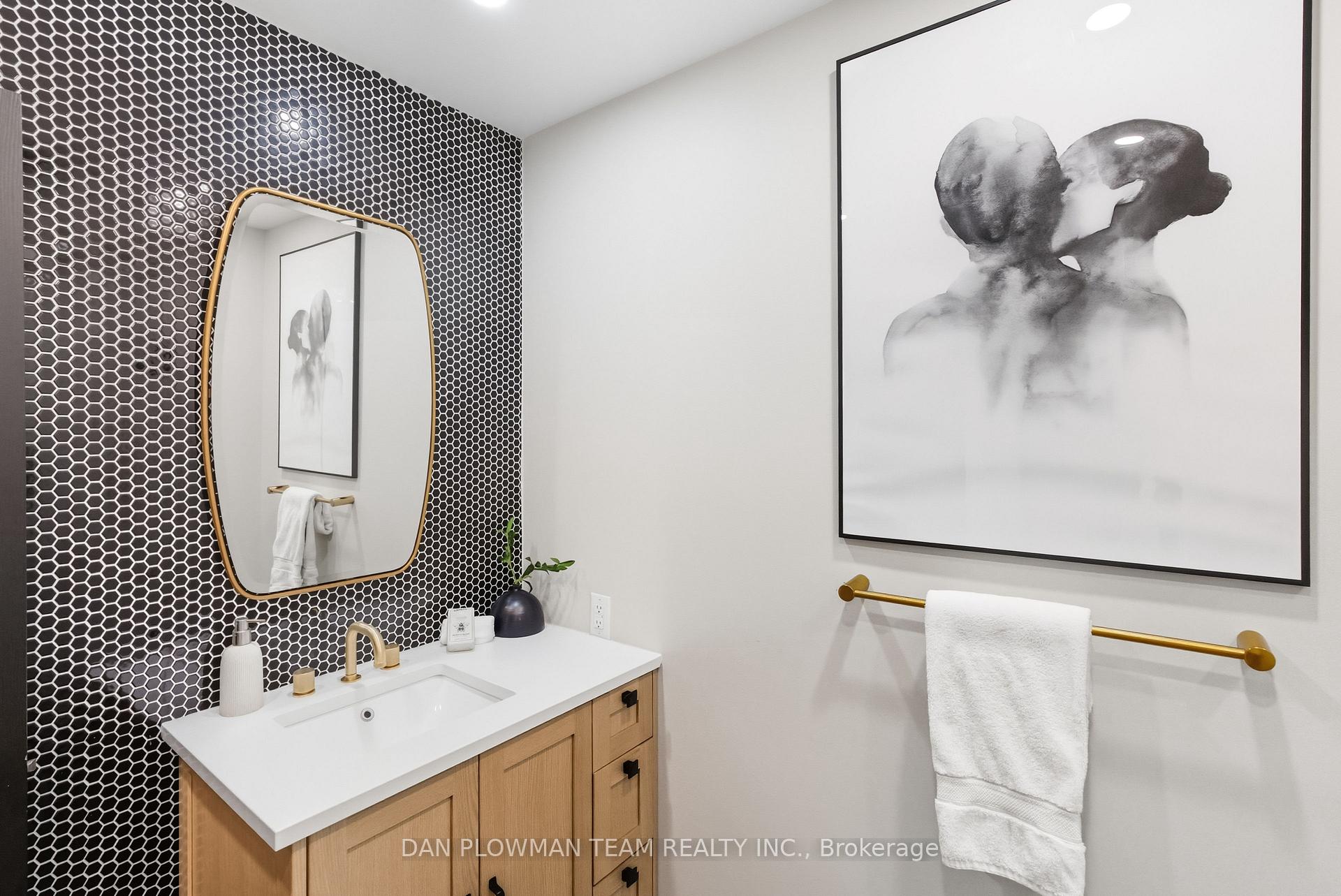 Photo 33 of 1007 Dunlop Street E, Whitby, Downtown Whitby — HOMEH