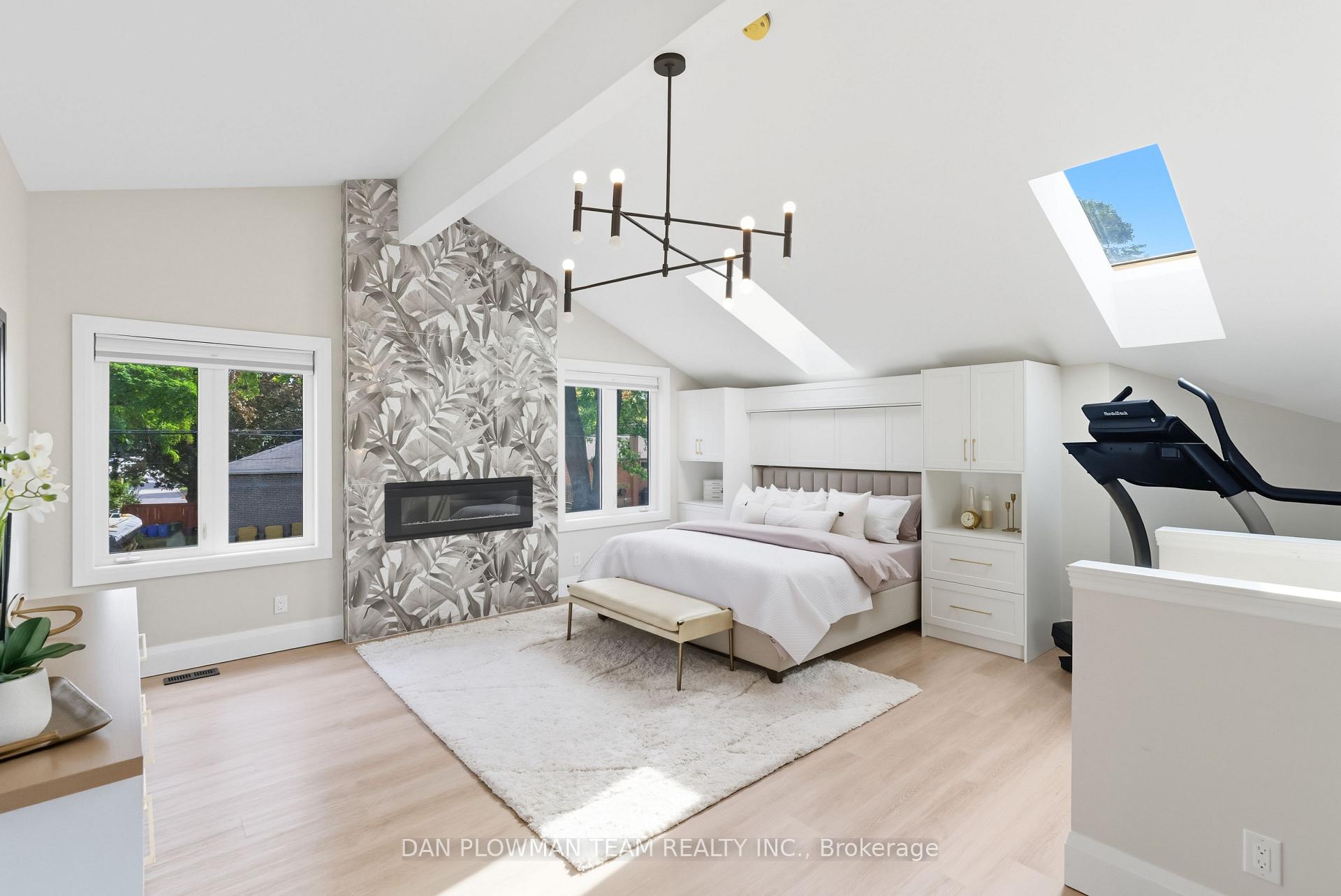 Photo 38 of 1007 Dunlop Street E, Whitby, Downtown Whitby — HOMEH