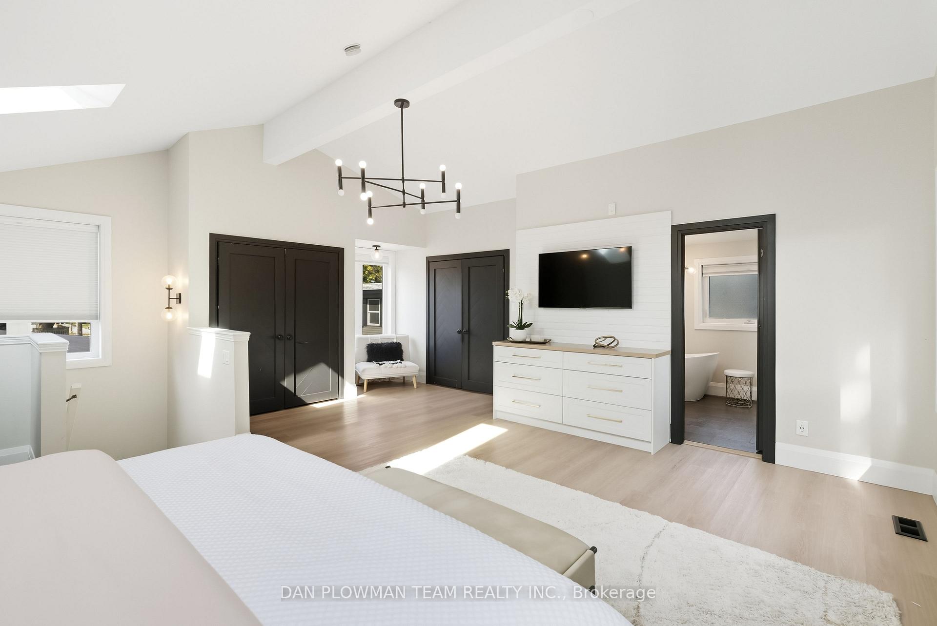 Photo 41 of 1007 Dunlop Street E, Whitby, Downtown Whitby — HOMEH