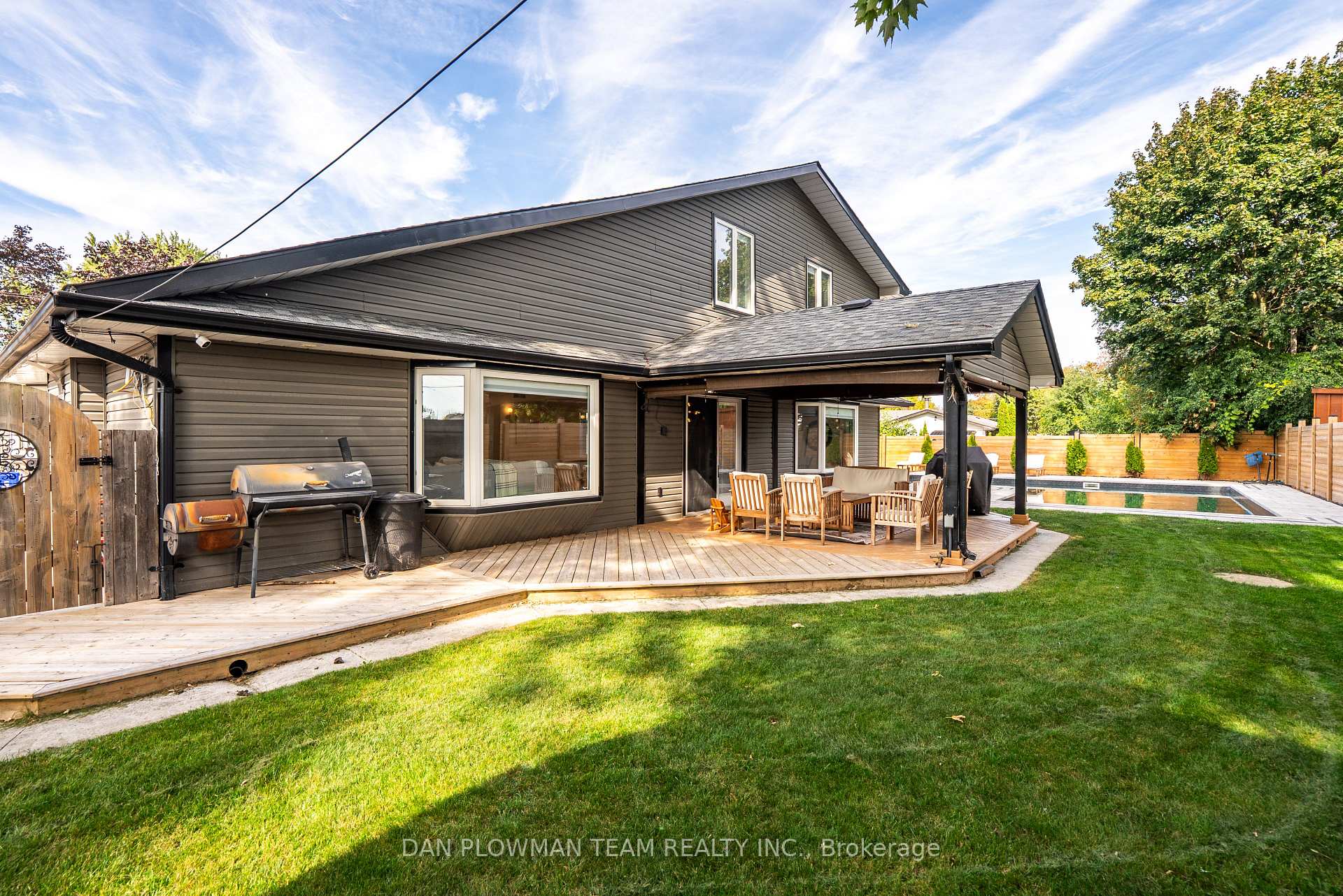 Photo 48 of 1007 Dunlop Street E, Whitby, Downtown Whitby — HOMEH