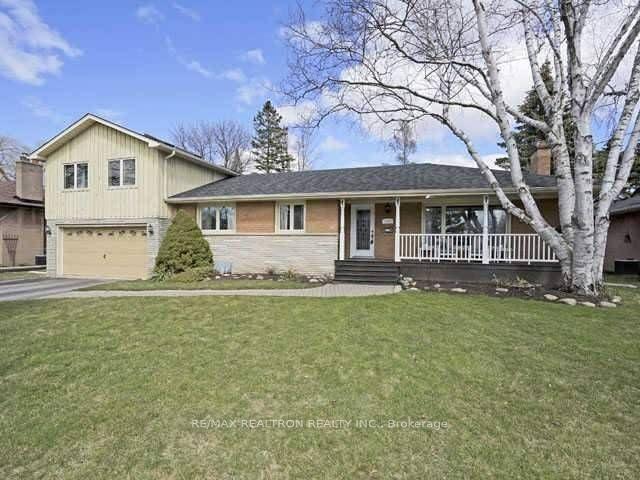 Front of Unit Upper, 325 Cochrane Street