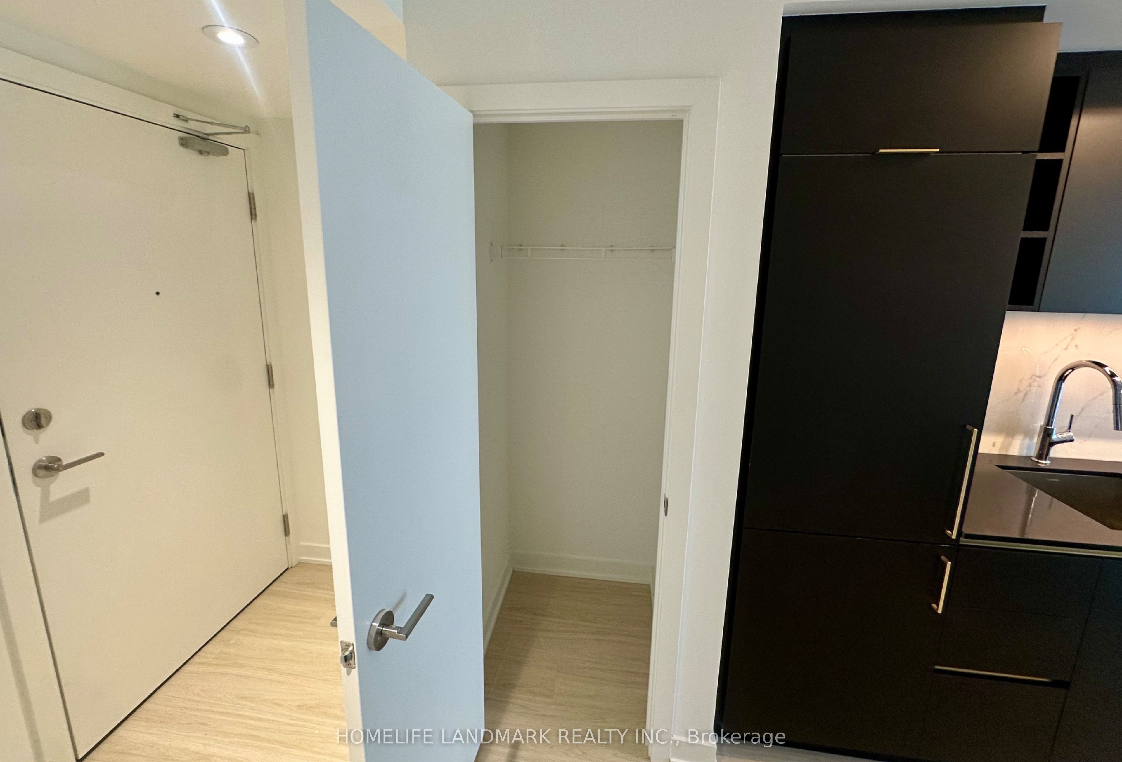 Photo 31 of Unit 4208, 8 Wellesley Street W, Toronto, Bay Street Corridor — HOMEH