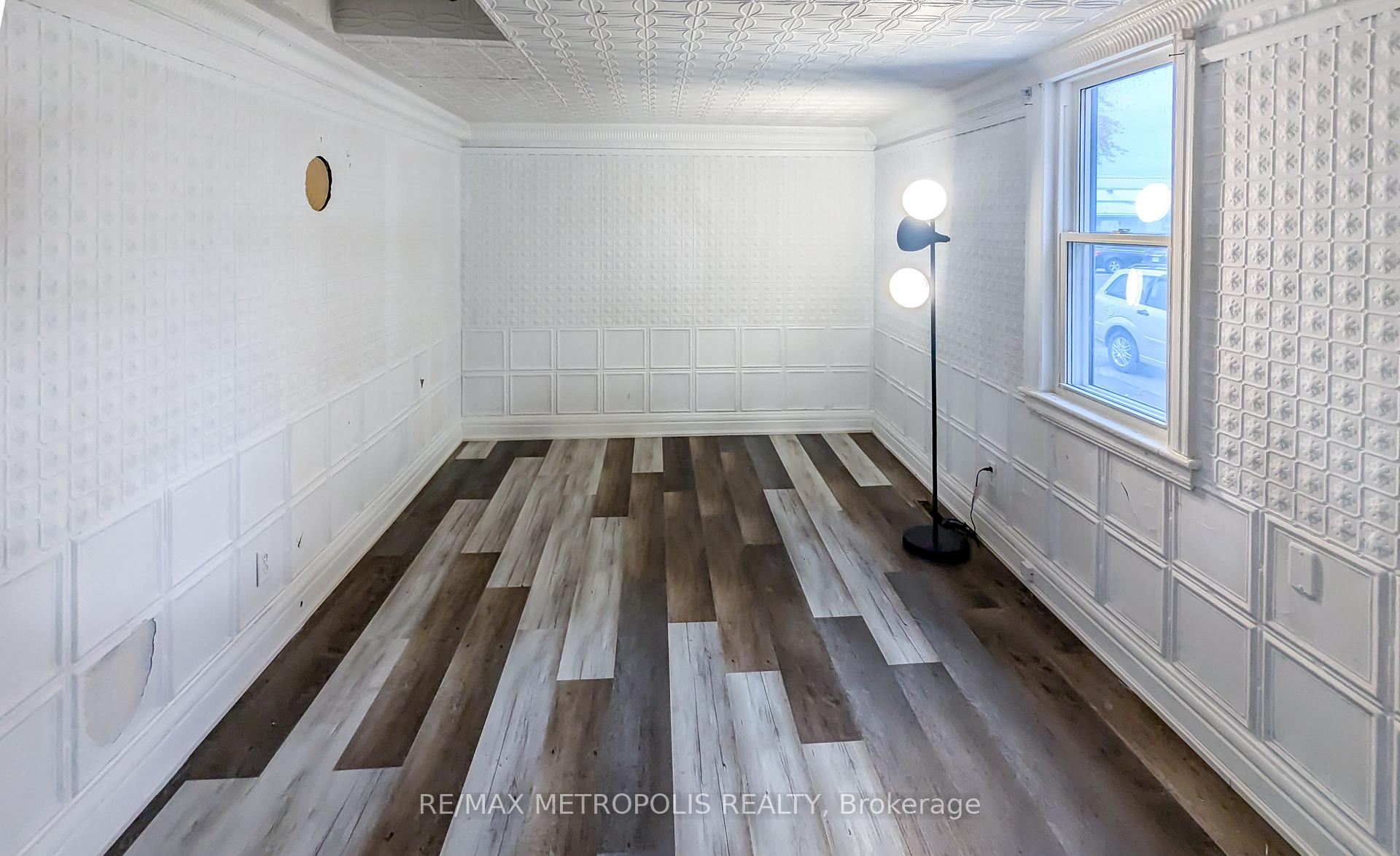 Photo 3 of 525 King Street, Welland, Lincoln/Crowland — HOMEH