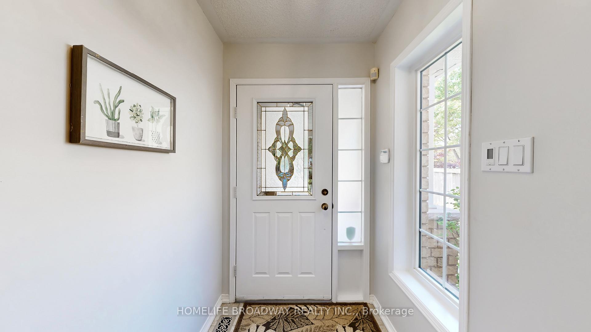 Photo 3 of 25 Mullord Avenue, Ajax, South East — HOMEH