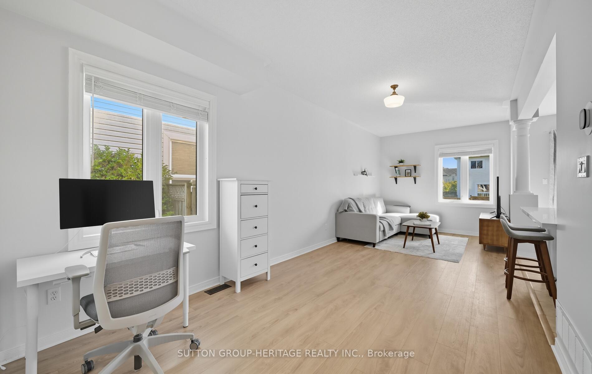 Photo 4 of 9 Bliss Court, Whitby, Port Whitby — HOMEH